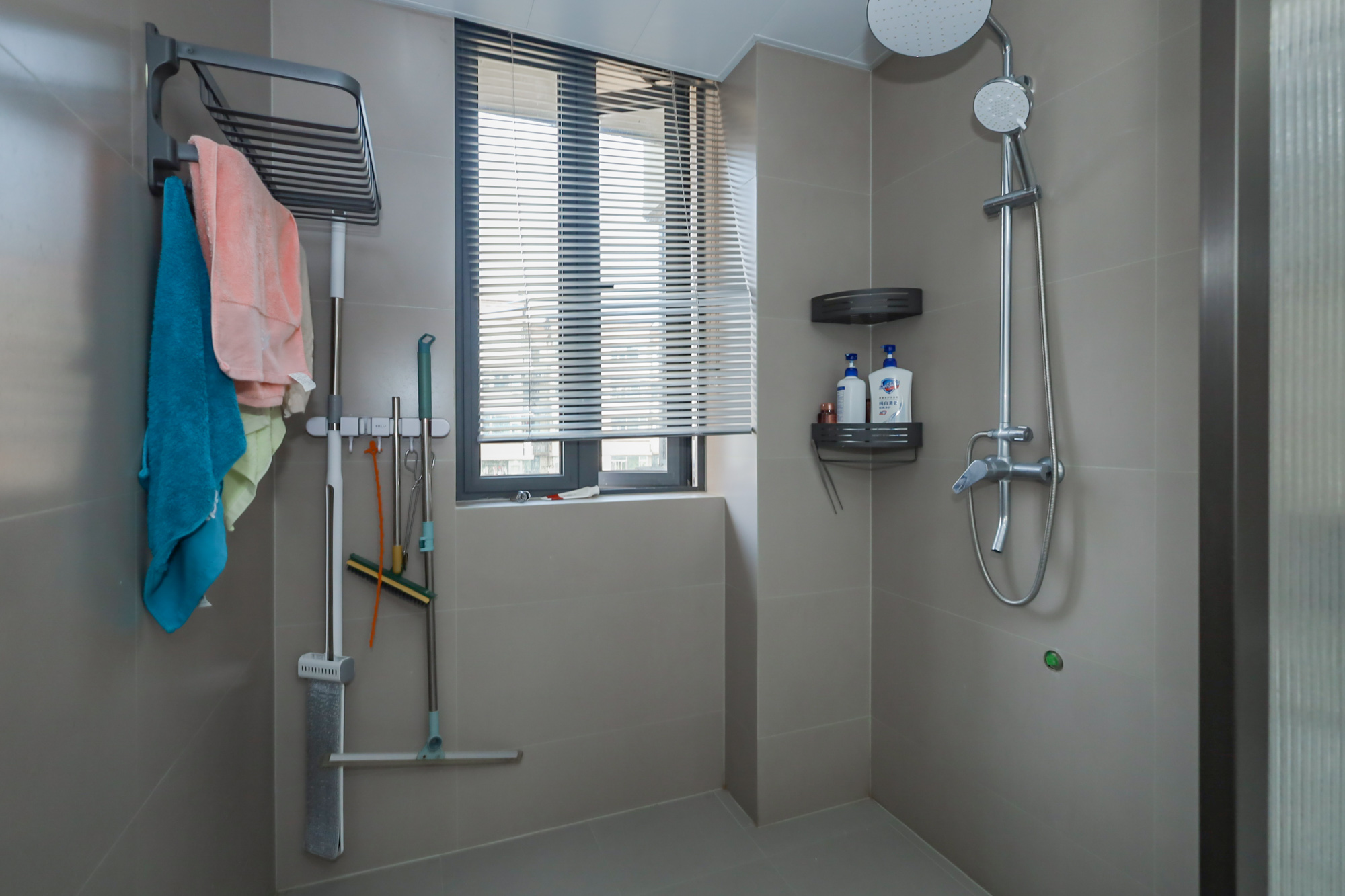 蓝光雍锦阁 3室2厅2卫 158.0万 蓝光雍锦阁 3室2厅2卫 158.0万卫生间