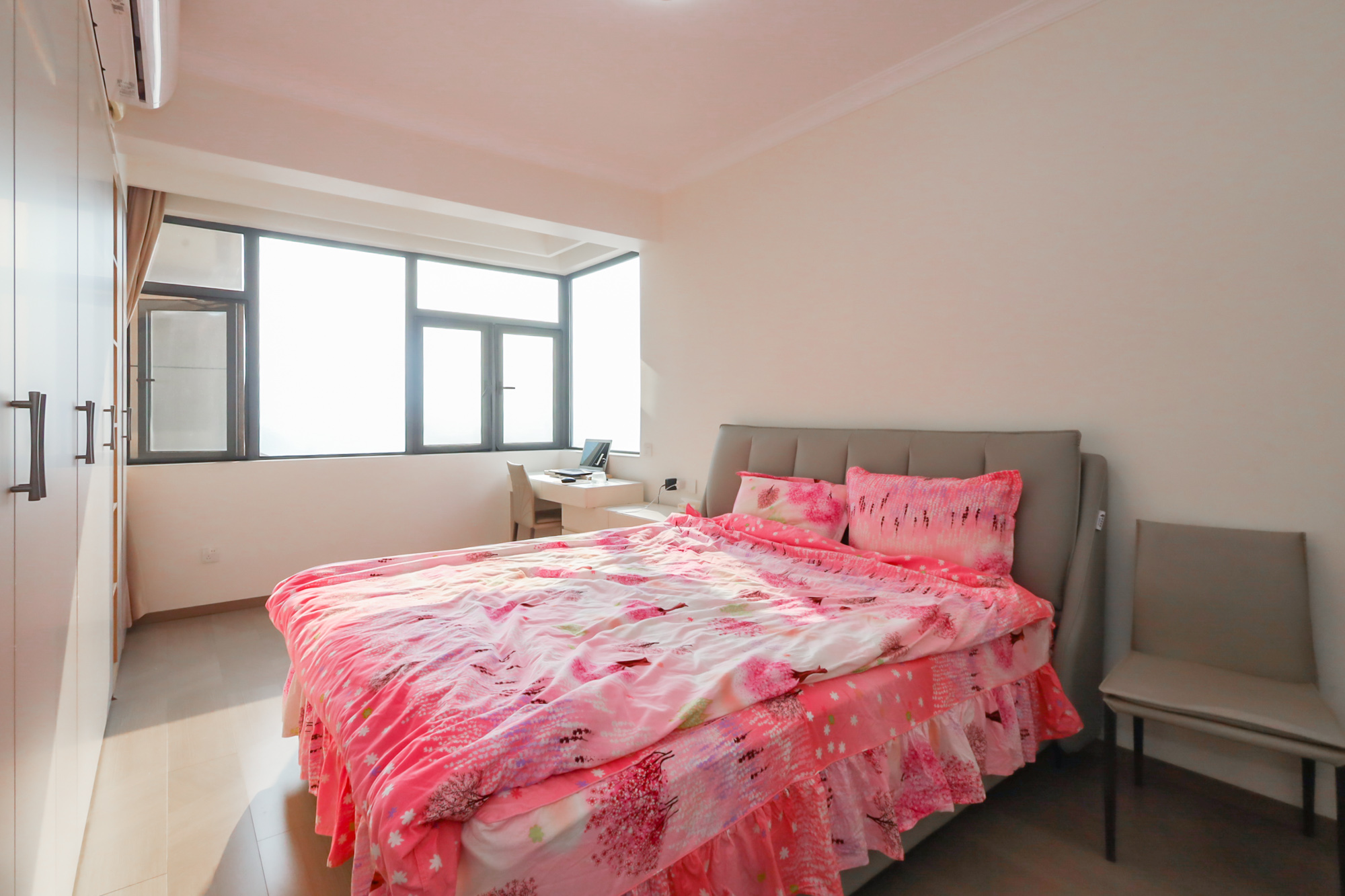 蓝光雍锦阁 3室2厅2卫 158.0万 蓝光雍锦阁 3室2厅2卫 158.0万卧室