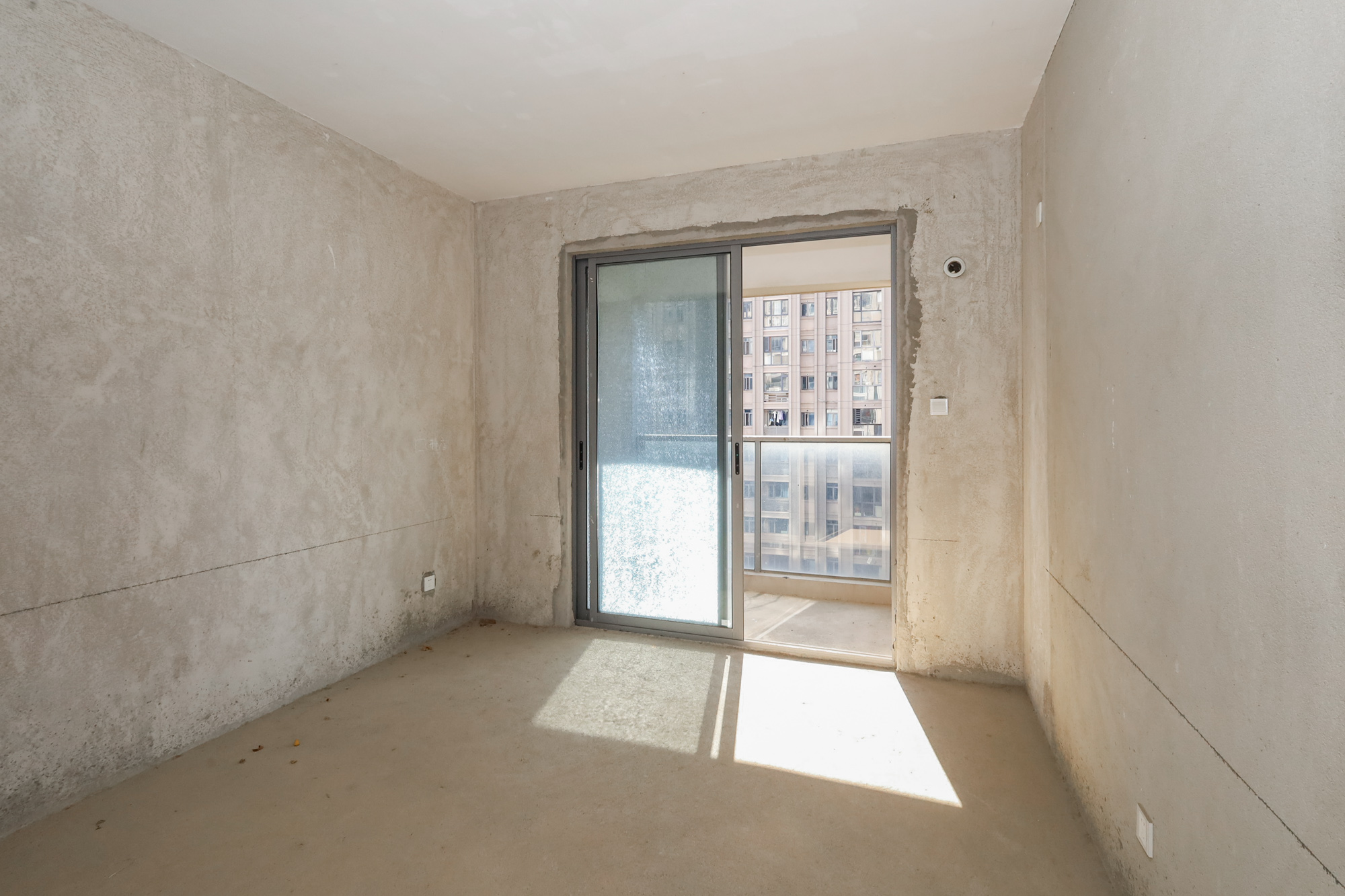 八方小区C区  3室2厅2卫    333.0万 八方小区C区  3室2厅2卫    333.0万卧室