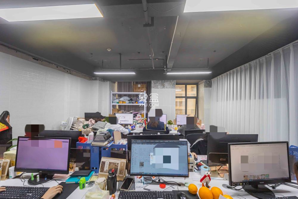 蓝湾国际广场  1室1厅1卫    62.0万