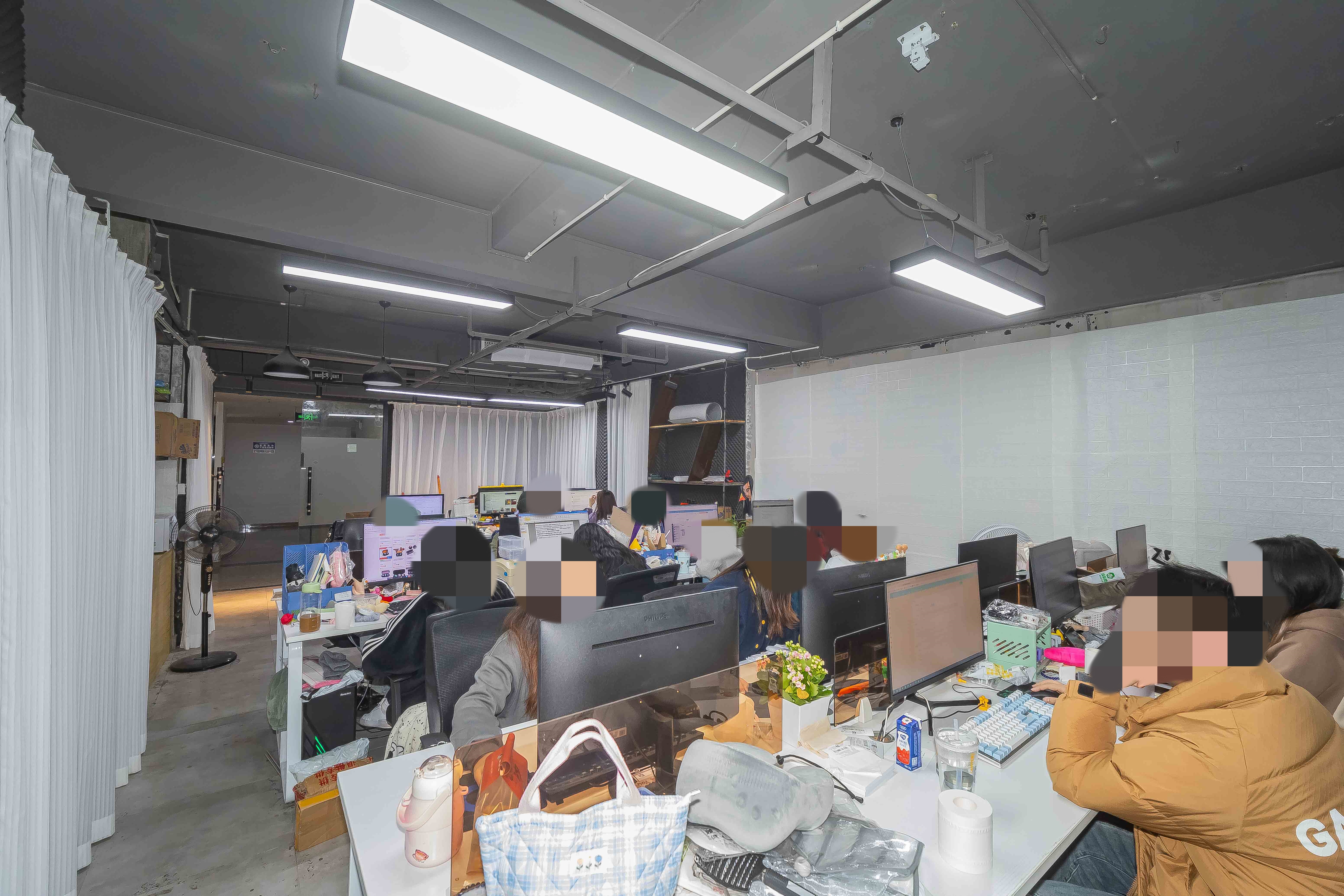 蓝湾国际广场  1室1厅1卫   62.00万其他