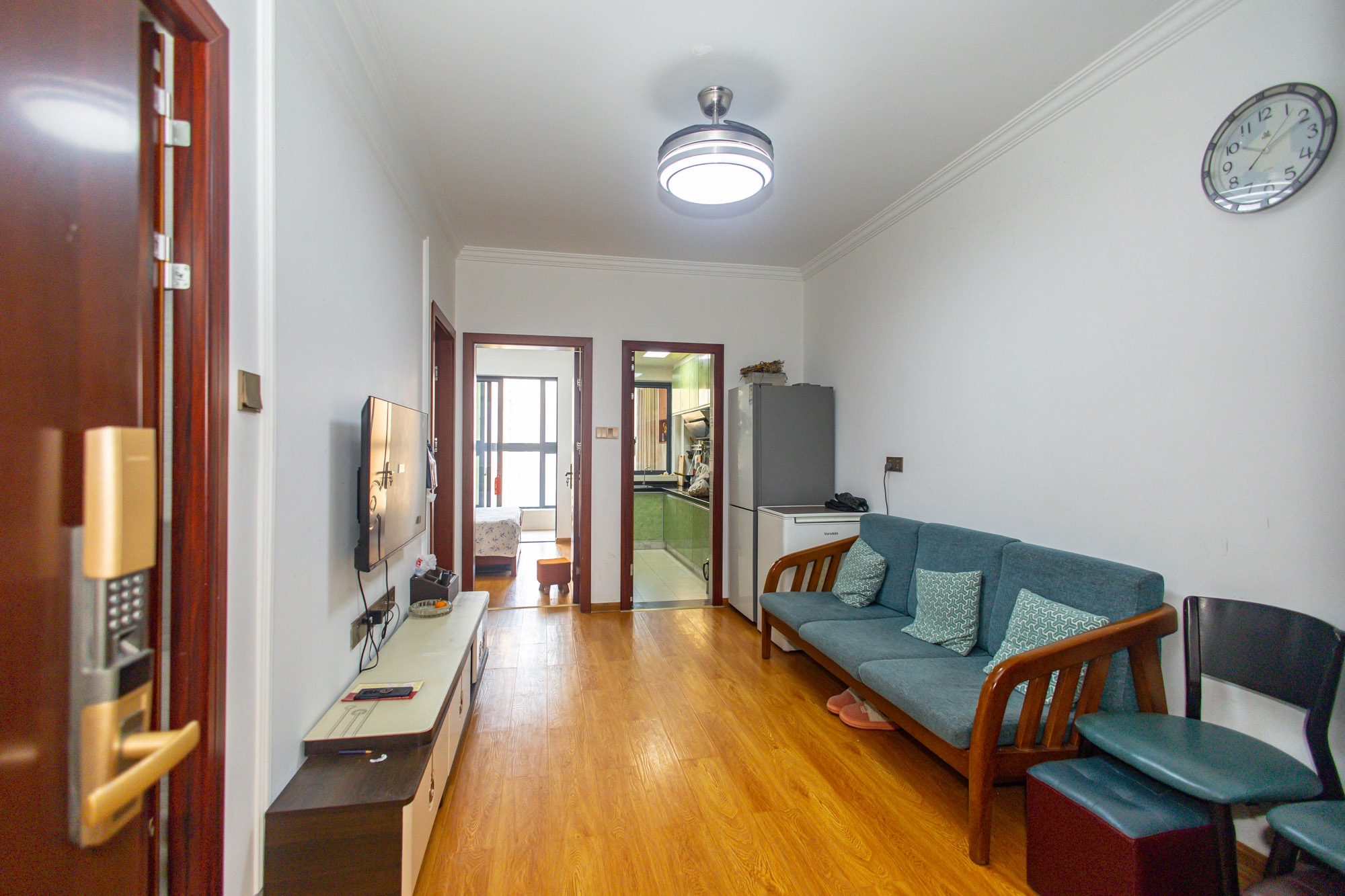 恒基凯旋门三期  2室1厅1卫    59.5万 恒基凯旋门三期  2室1厅1卫    59.5万客厅