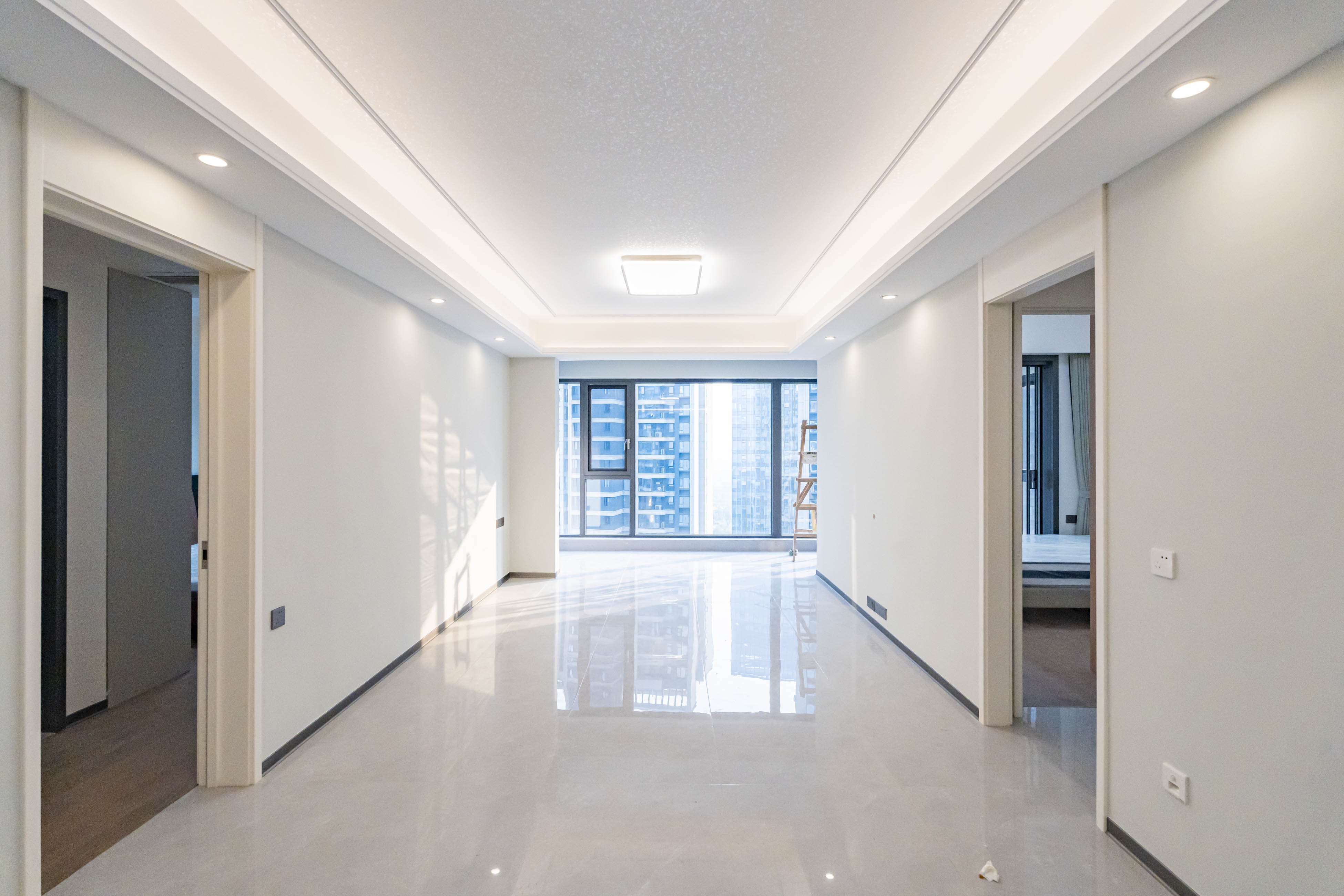 绿地V岛 3室2厅2卫 155.0万 绿地V岛 3室2厅2卫 155.0万客厅