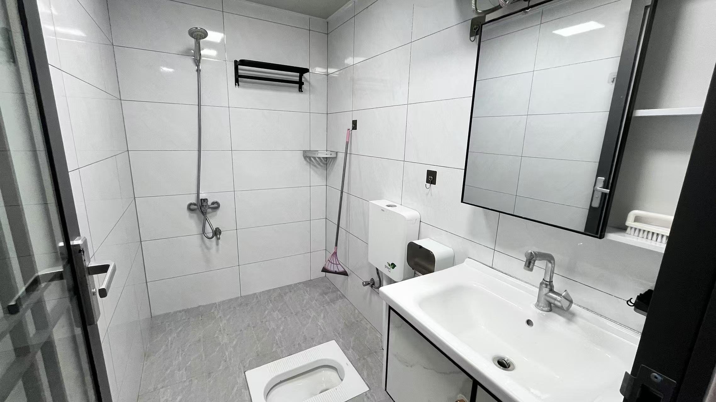 御湖国际 1室1厅1卫 1000.0元/月 御湖国际 1室1厅1卫 1000.0元/月室内图