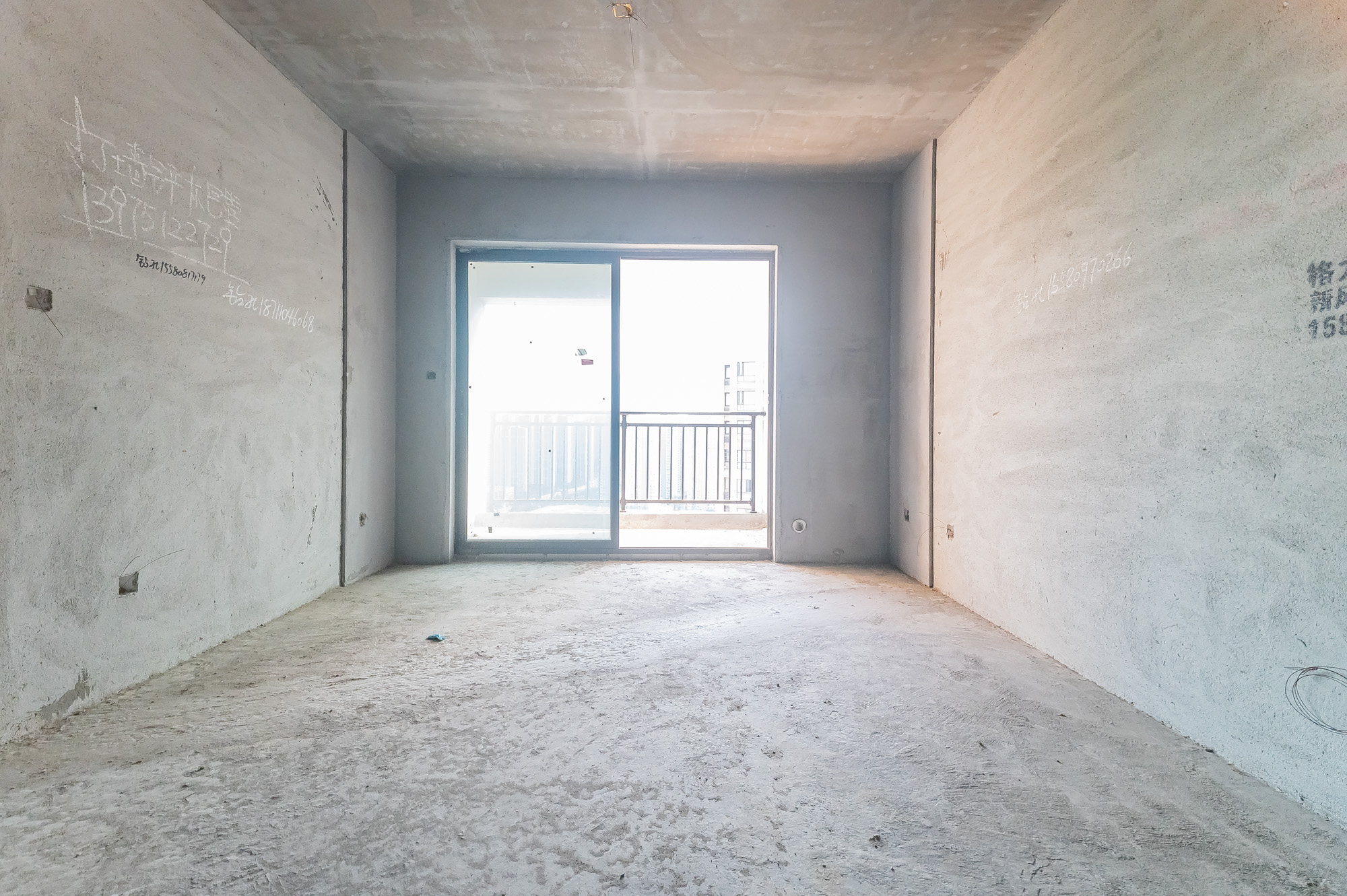 国泰九龙湾 3室2厅1卫 68.0万 国泰九龙湾 3室2厅1卫 68.0万客厅