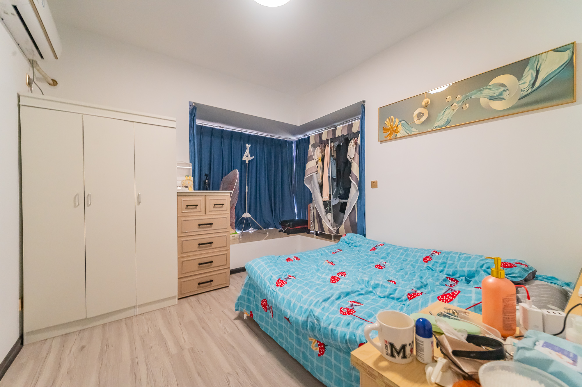 恒基凯旋门一二期 1室1厅1卫 53.99万 恒基凯旋门一二期 1室1厅1卫 53.99万卧室