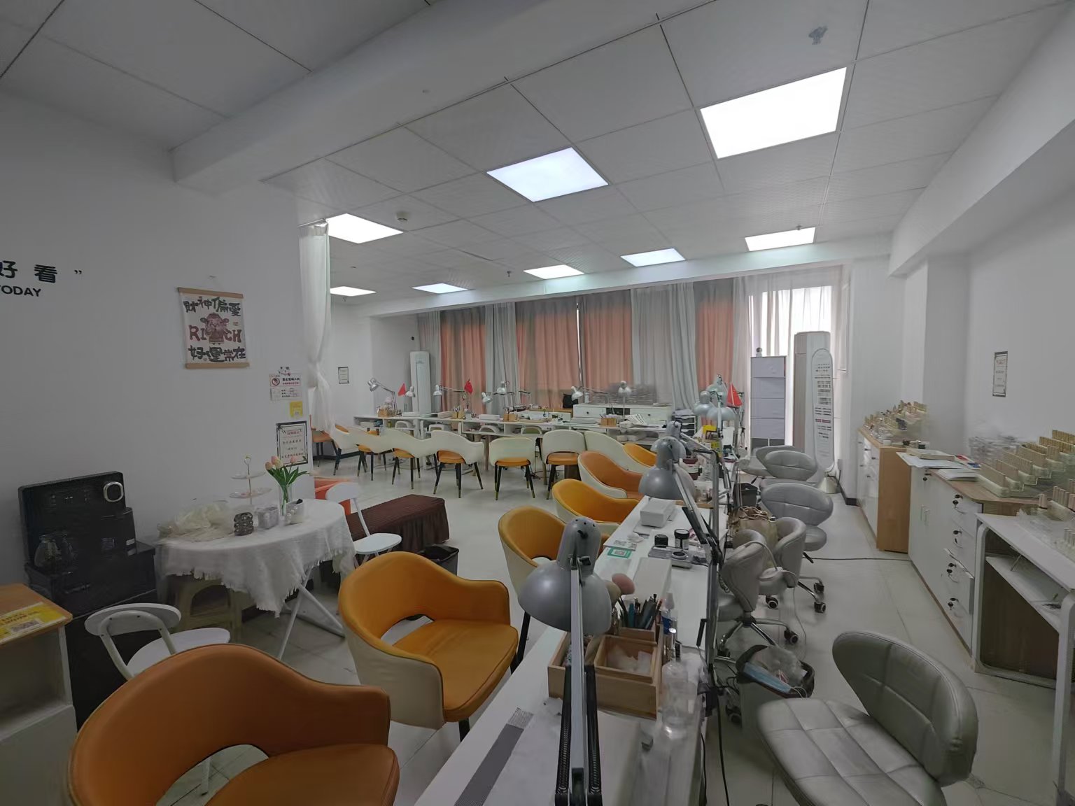 中央商业广场 2室1厅0卫 43.8万 中央商业广场 2室1厅0卫 43.8万室内图