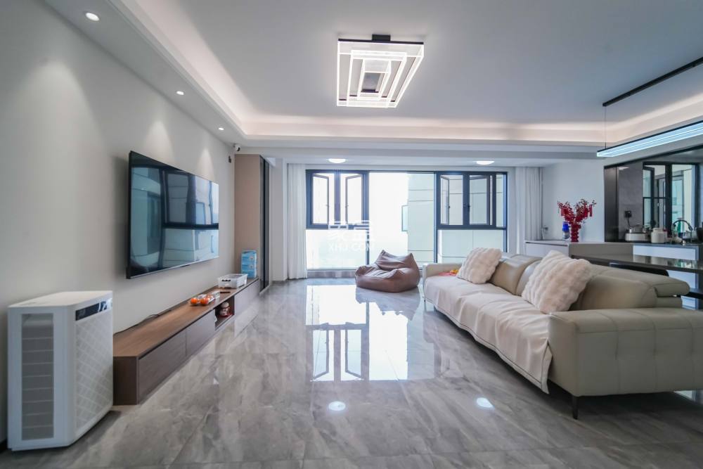 金茂越秀雨花金茂智慧科学城  4室2厅2卫    240.0万