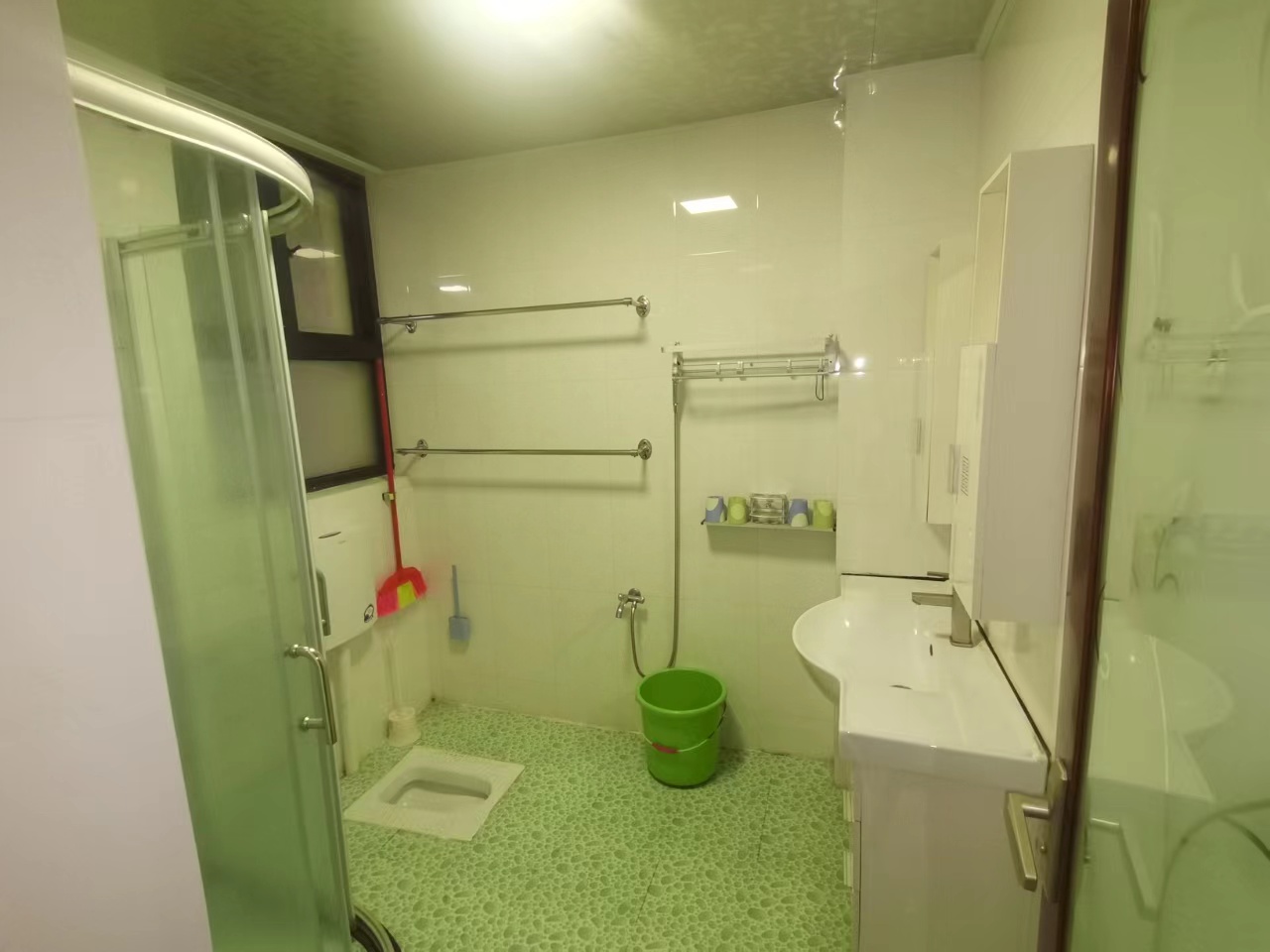 江畔人家 3室2厅2卫 250.0万 江畔人家 3室2厅2卫 250.0万室内图