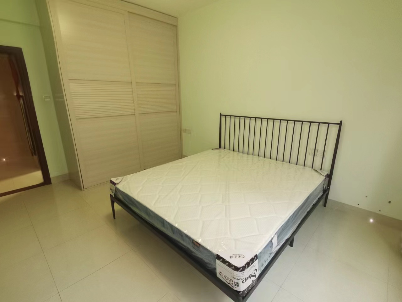 江畔人家 3室2厅2卫 250.0万 江畔人家 3室2厅2卫 250.0万室内图