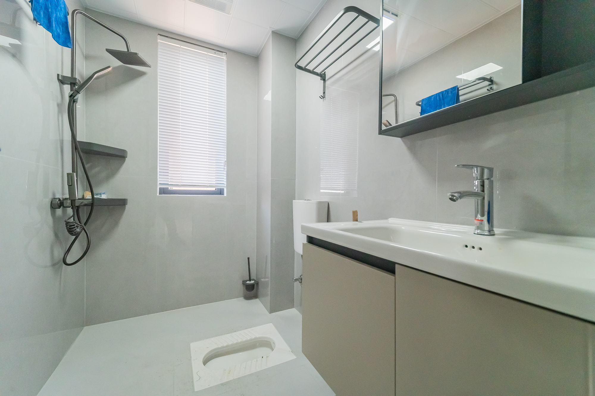 海伦春天 4室2厅2卫 105.8万 海伦春天 4室2厅2卫 105.8万卫生间