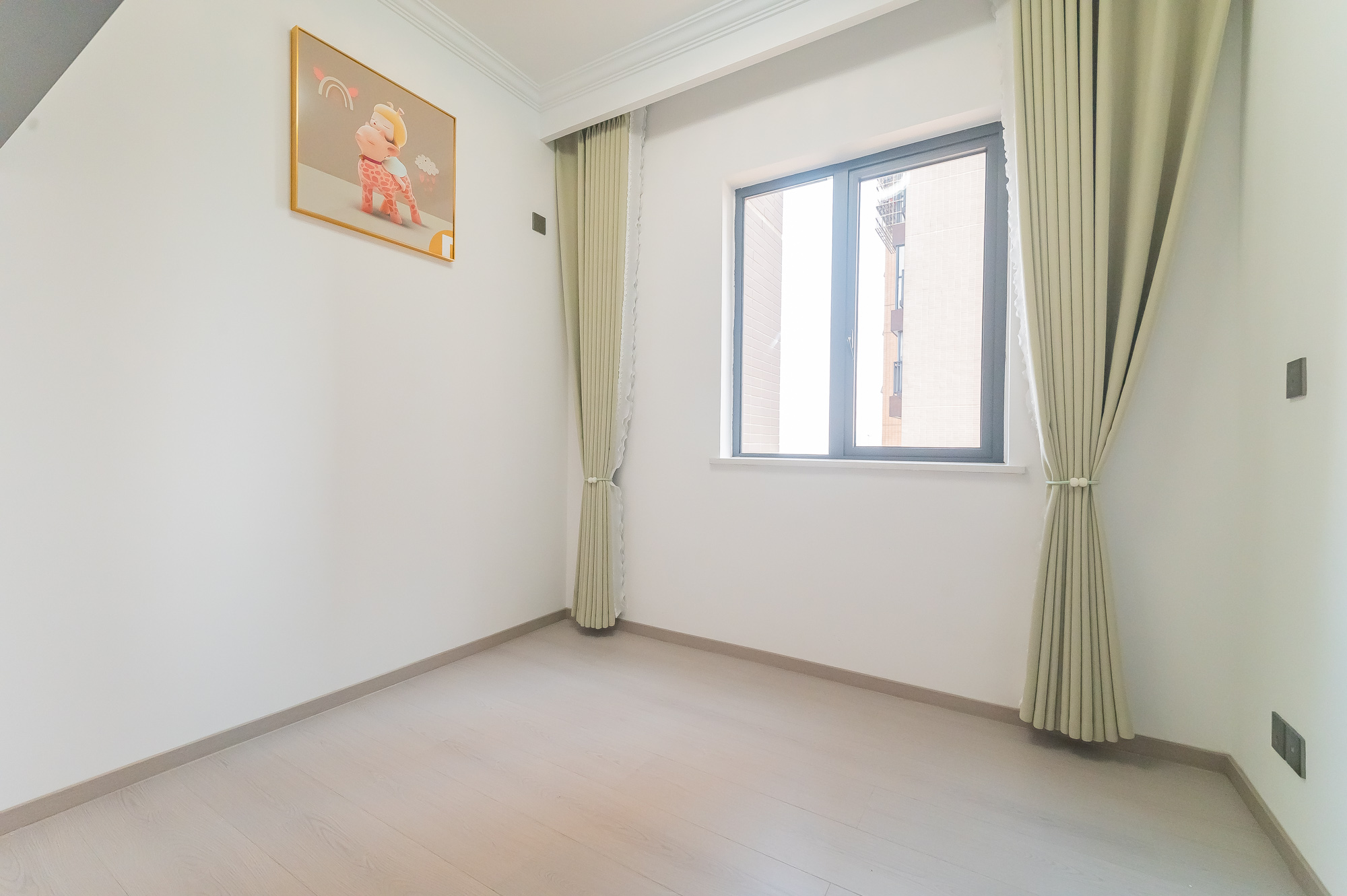 海伦春天 4室2厅2卫 105.8万 海伦春天 4室2厅2卫 105.8万卧室