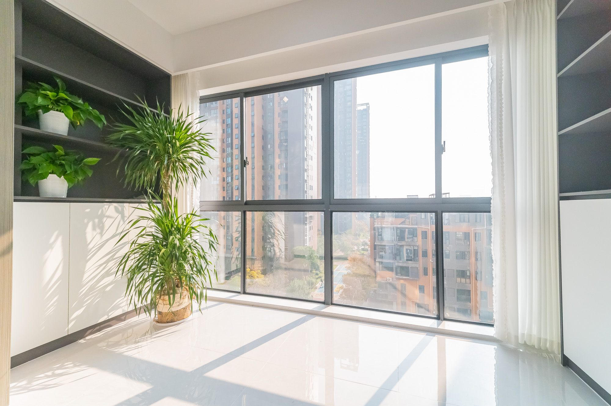 海伦春天 4室2厅2卫 105.8万 海伦春天 4室2厅2卫 105.8万阳台