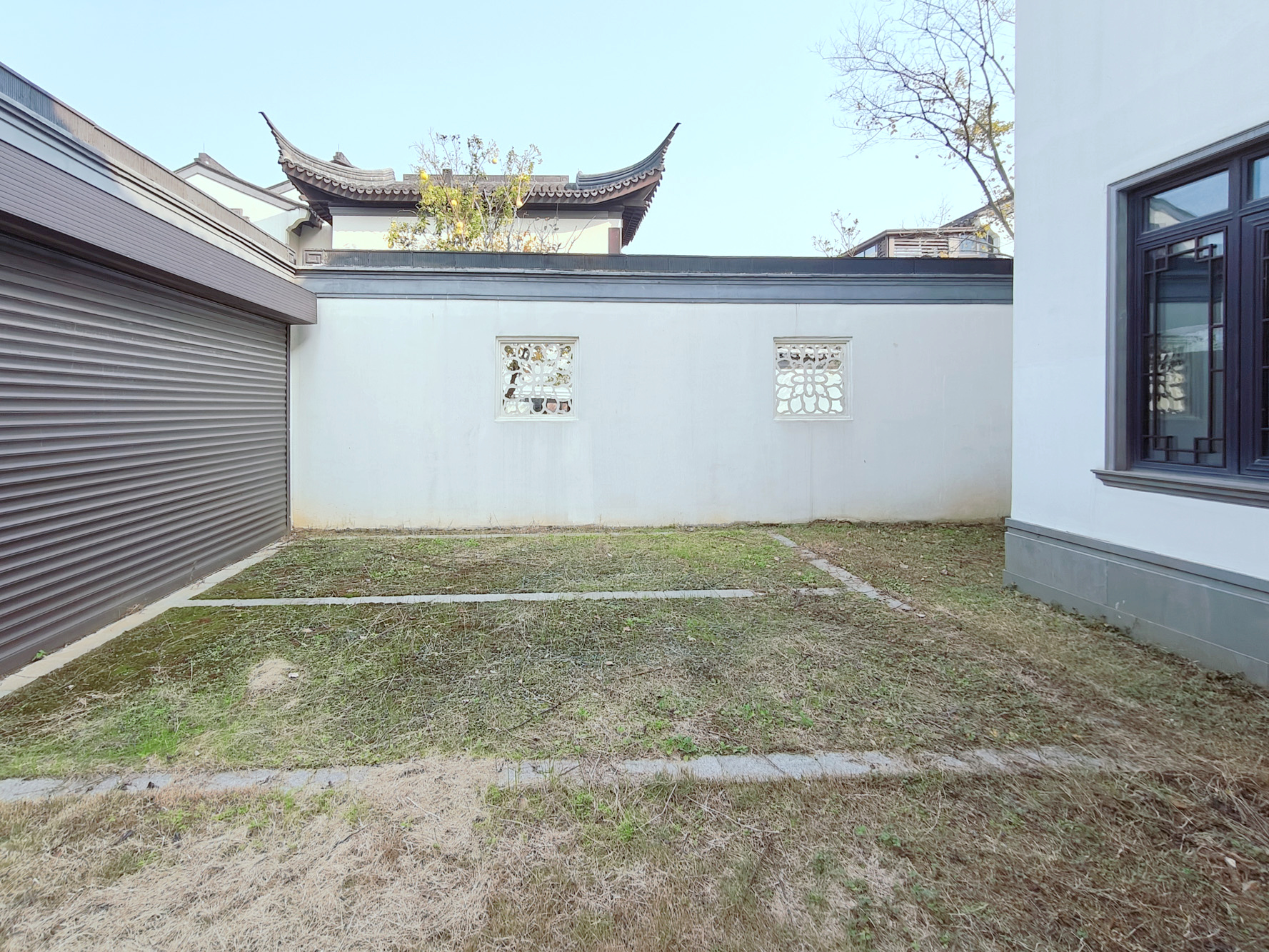 绿城高尔夫小镇  5室2厅3卫   580.00万其他