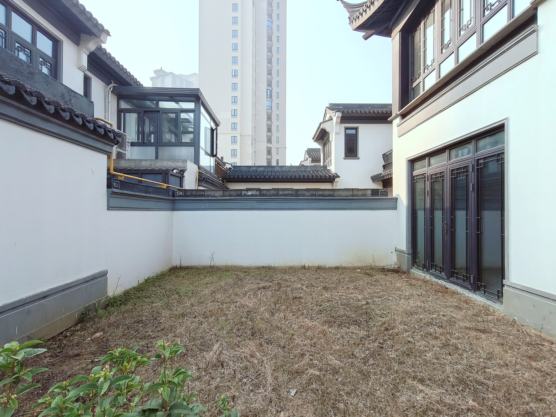 绿城高尔夫小镇  5室2厅3卫   580.00万其他