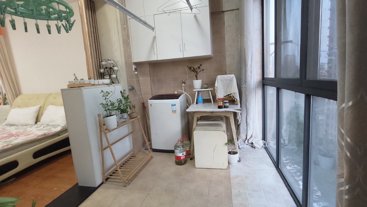 鹏利广场 1室1厅1卫 1100.0元/月 鹏利广场 1室1厅1卫 1100.0元/月室内图