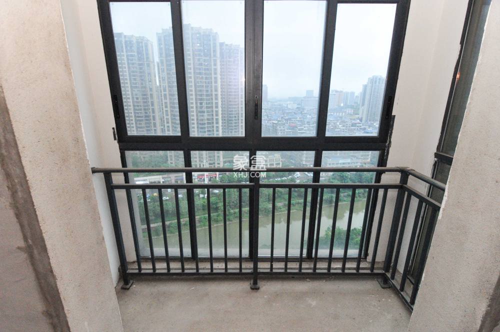 中建梅溪湖中心  4室2廳2衛(wèi)   205.00萬