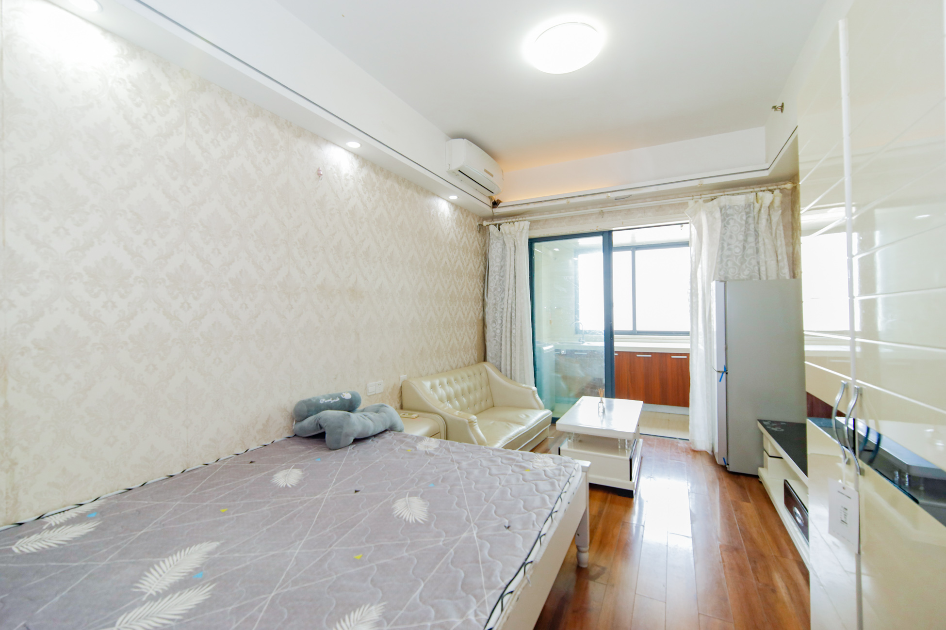 中建木莲工社  1室1厅1卫   20.00万客厅