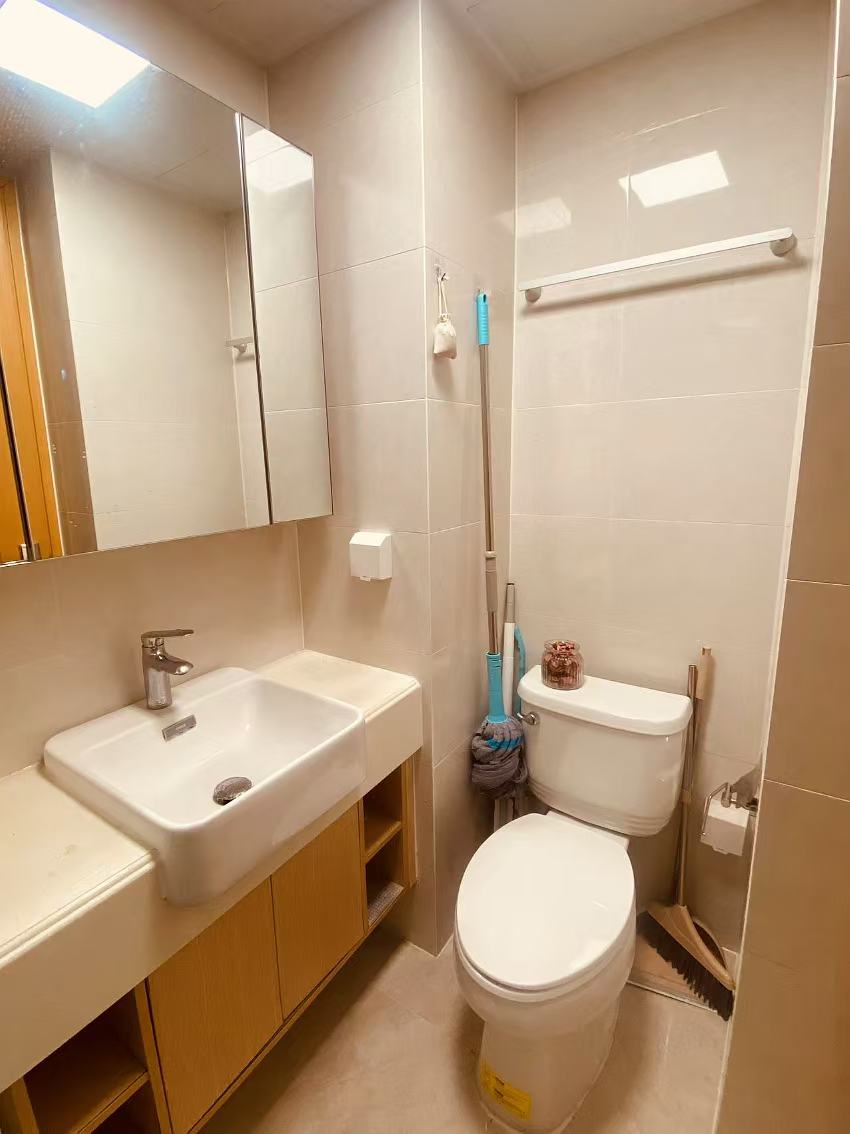 中海国际二期  1室0厅0卫    1300.0元/月 中海国际二期  1室0厅0卫    1300.0元/月