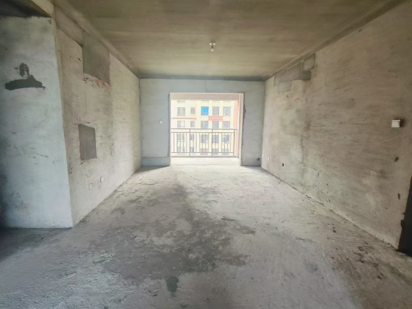 磐龙生态社区 3室2厅2卫 35.8万 磐龙生态社区 3室2厅2卫 35.8万室内图