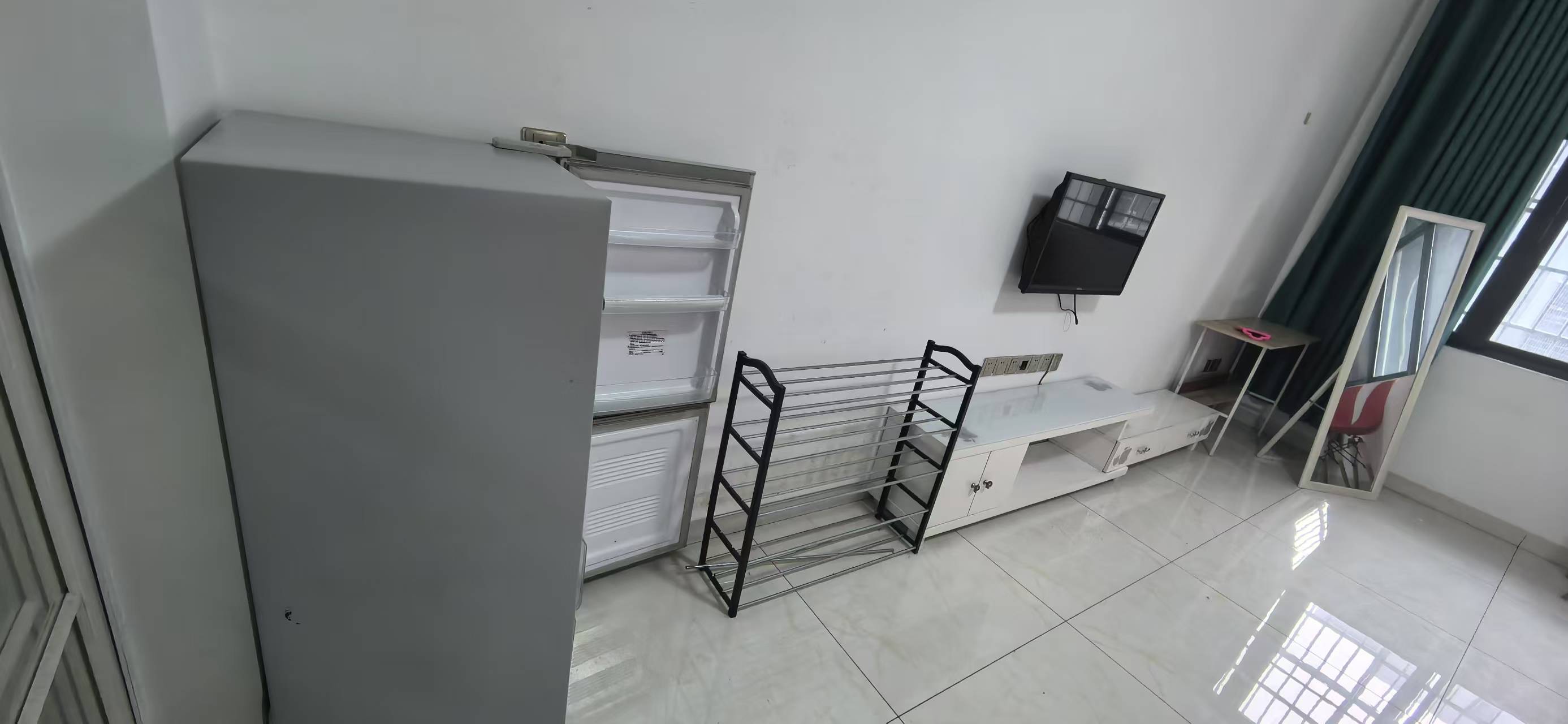 和厚园小区二期 1室1厅1卫 1100.0元/月 和厚园小区二期 1室1厅1卫 1100.0元/月室内图