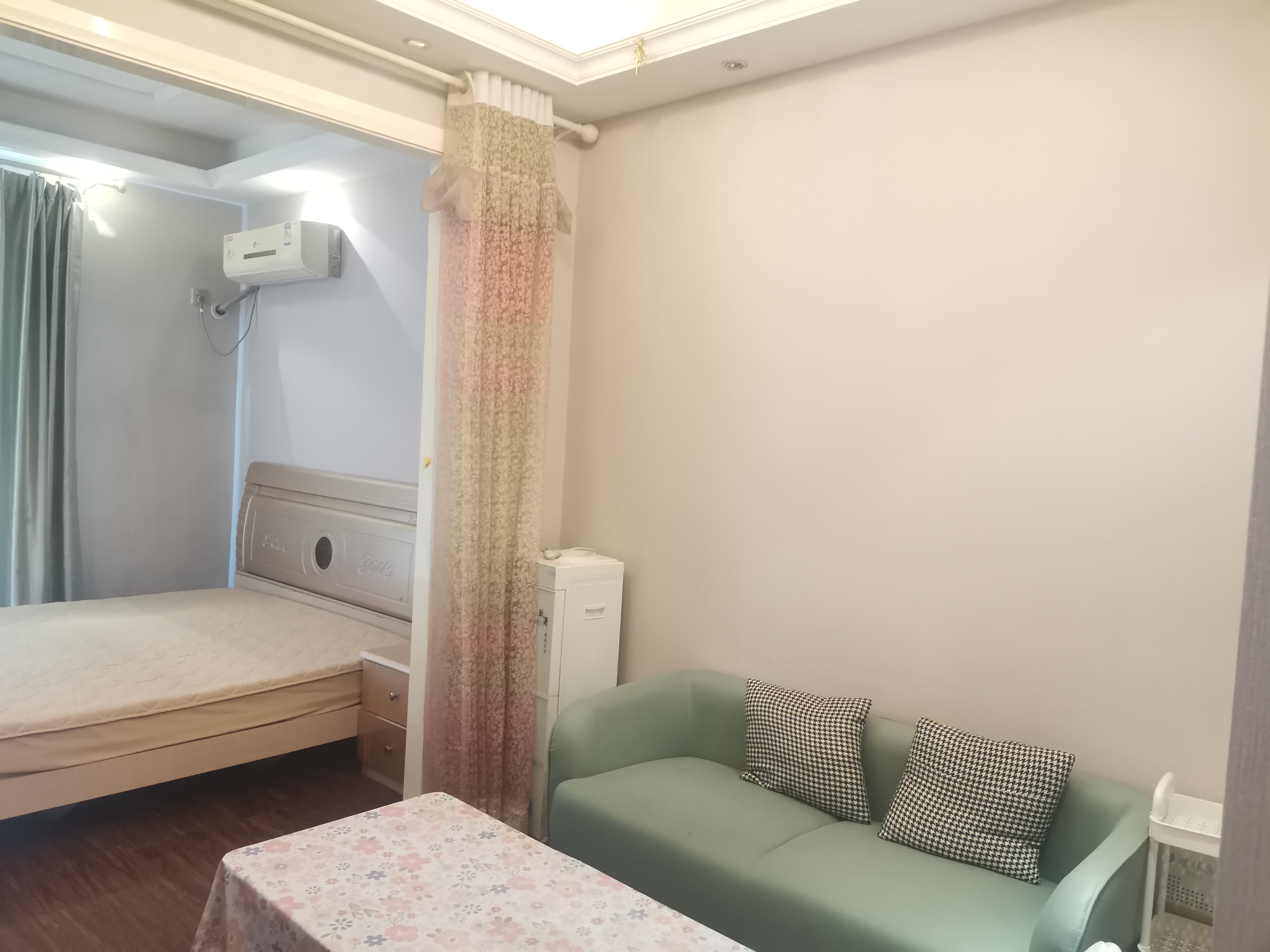 万豪城市花园  1室1厅1卫    1100.0元/月