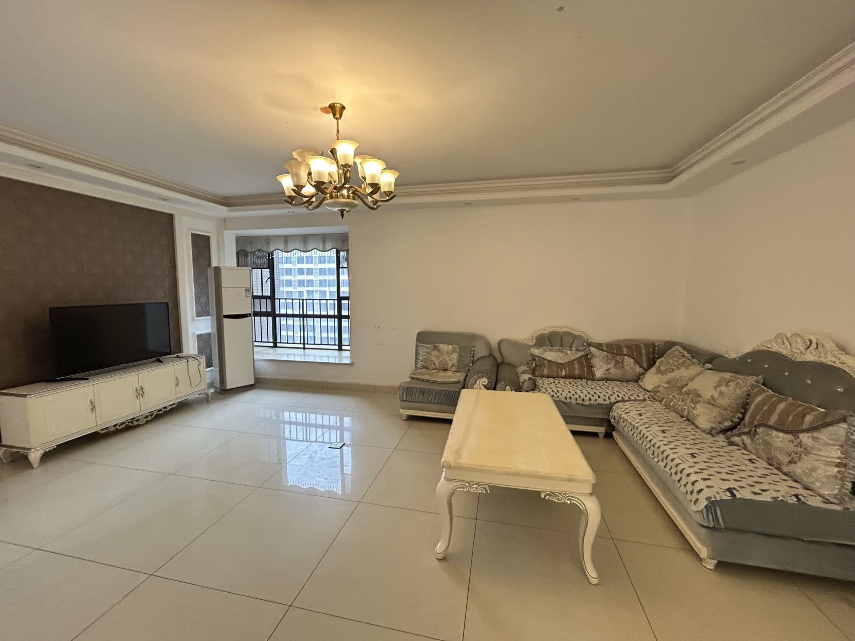 五矿紫湖香醍 3室2厅1卫 2200.0元/月 五矿紫湖香醍 3室2厅1卫 2200.0元/月室内图