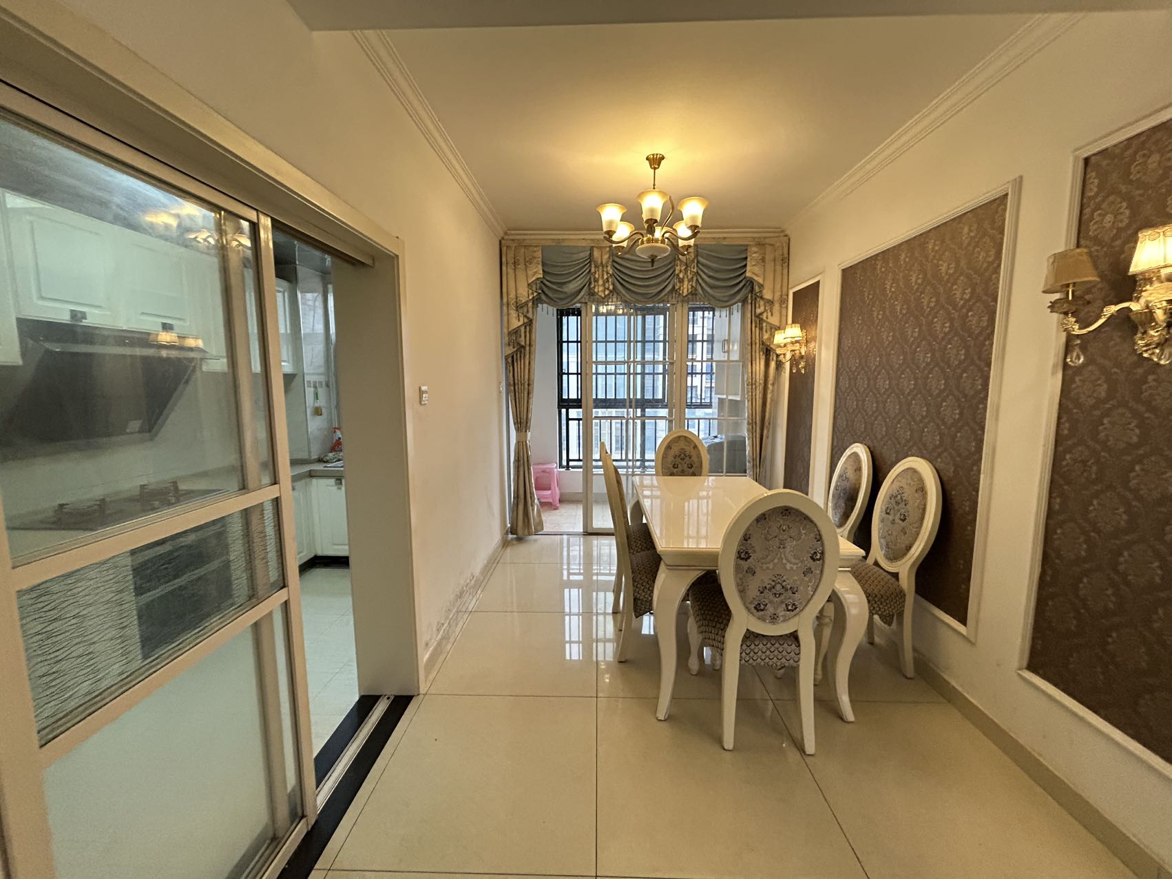 五矿紫湖香醍 3室2厅1卫 2200.0元/月 五矿紫湖香醍 3室2厅1卫 2200.0元/月室内图