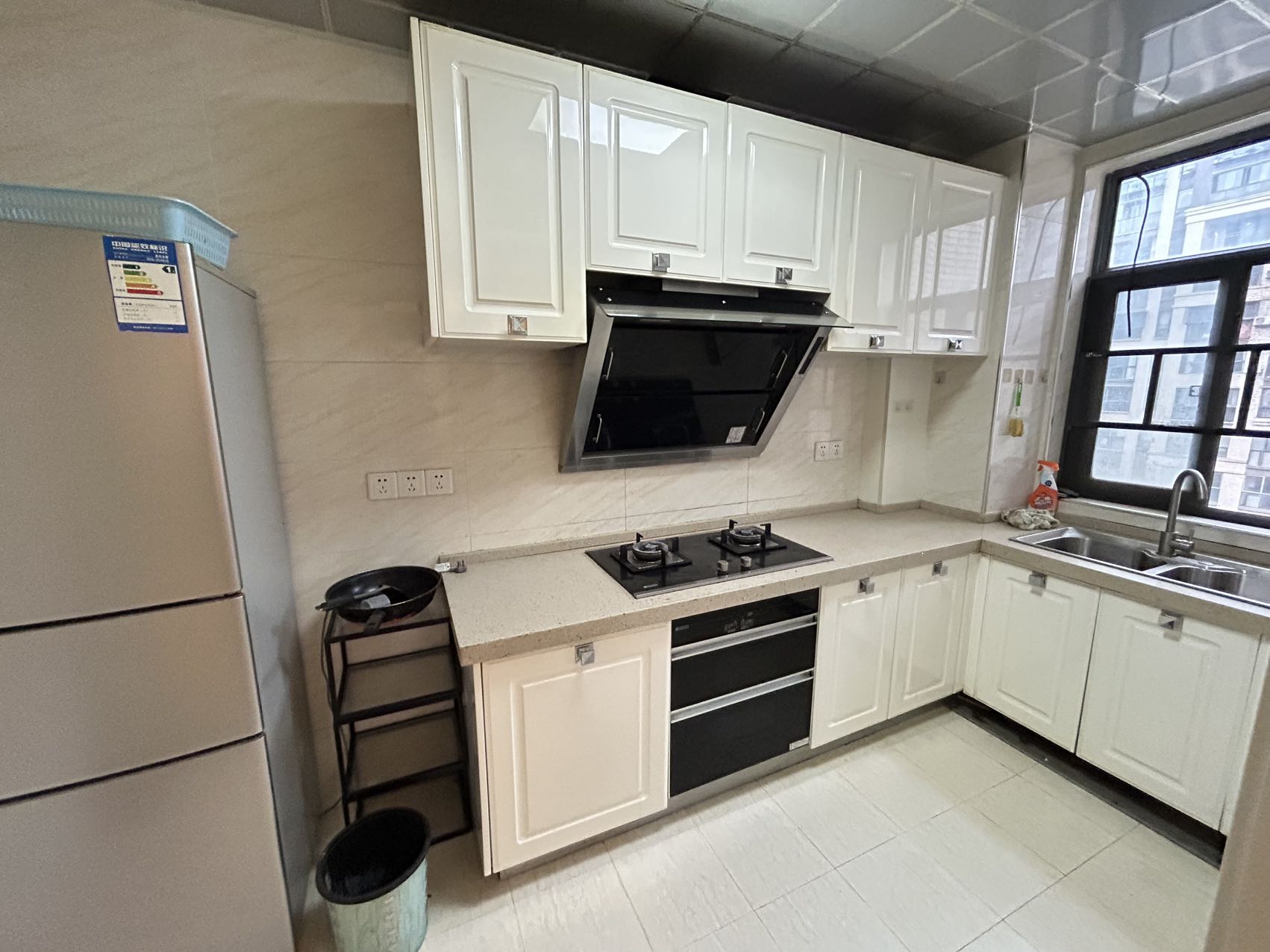 五矿紫湖香醍 3室2厅1卫 2200.0元/月 五矿紫湖香醍 3室2厅1卫 2200.0元/月室内图