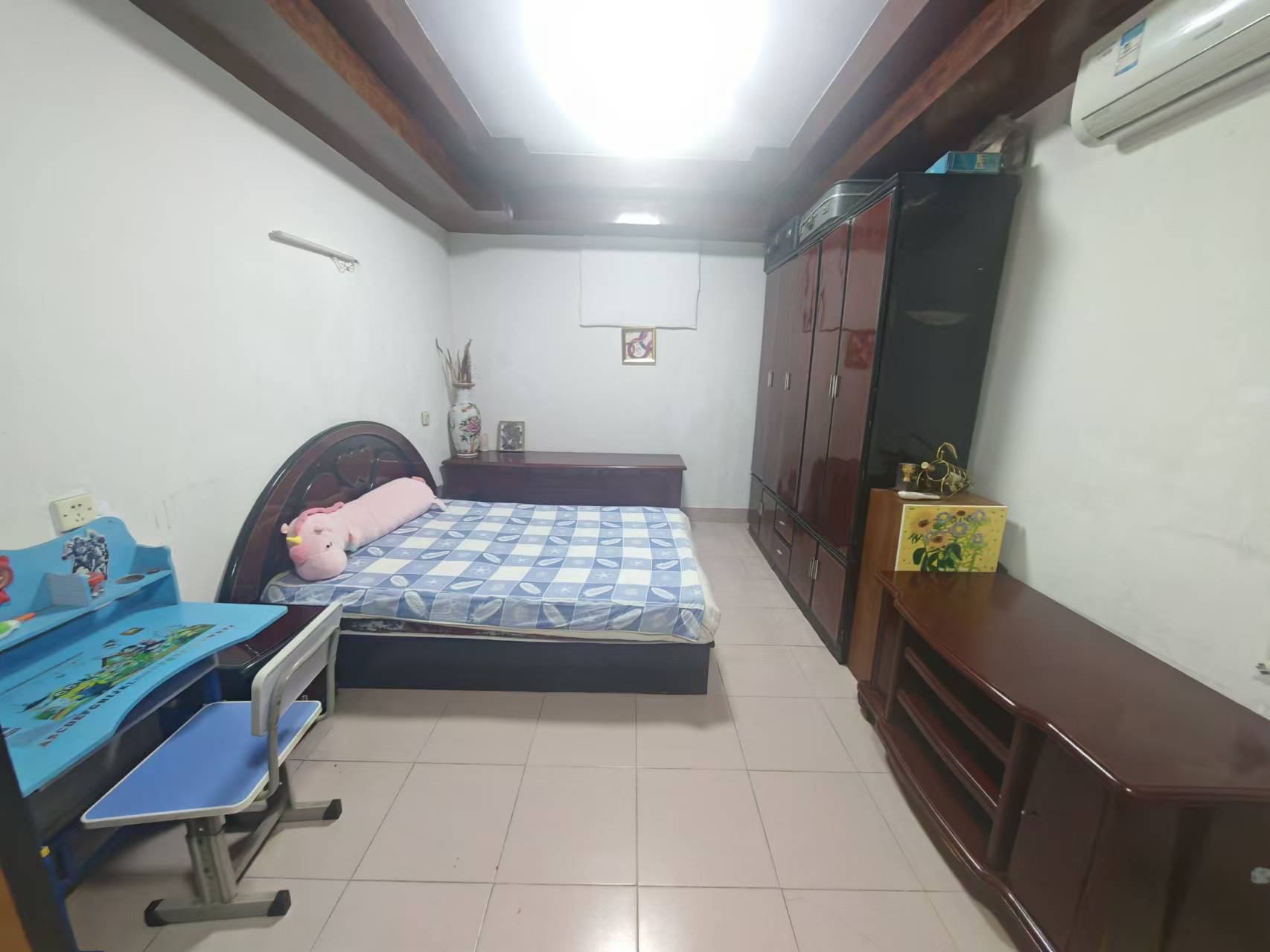 解放四村航道宿舍 2室1厅1卫 1200.0元/月 解放四村航道宿舍 2室1厅1卫 1200.0元/月室内图