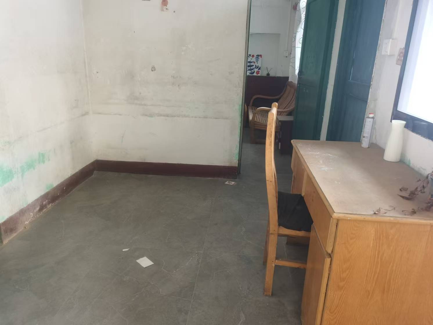 桃花仑办事处铁铺岭居委会 1室1厅1卫 11.0万 桃花仑办事处铁铺岭居委会 1室1厅1卫 11.0万室内图