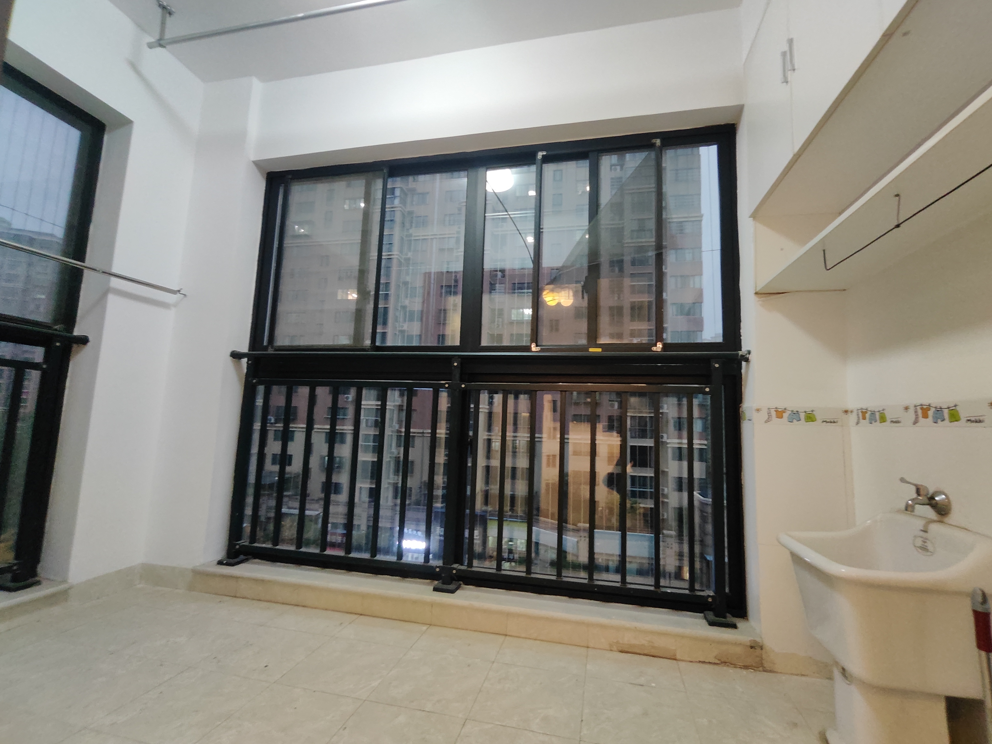 颐景园 4室2厅2卫 81.0万 颐景园 4室2厅2卫 81.0万室内图