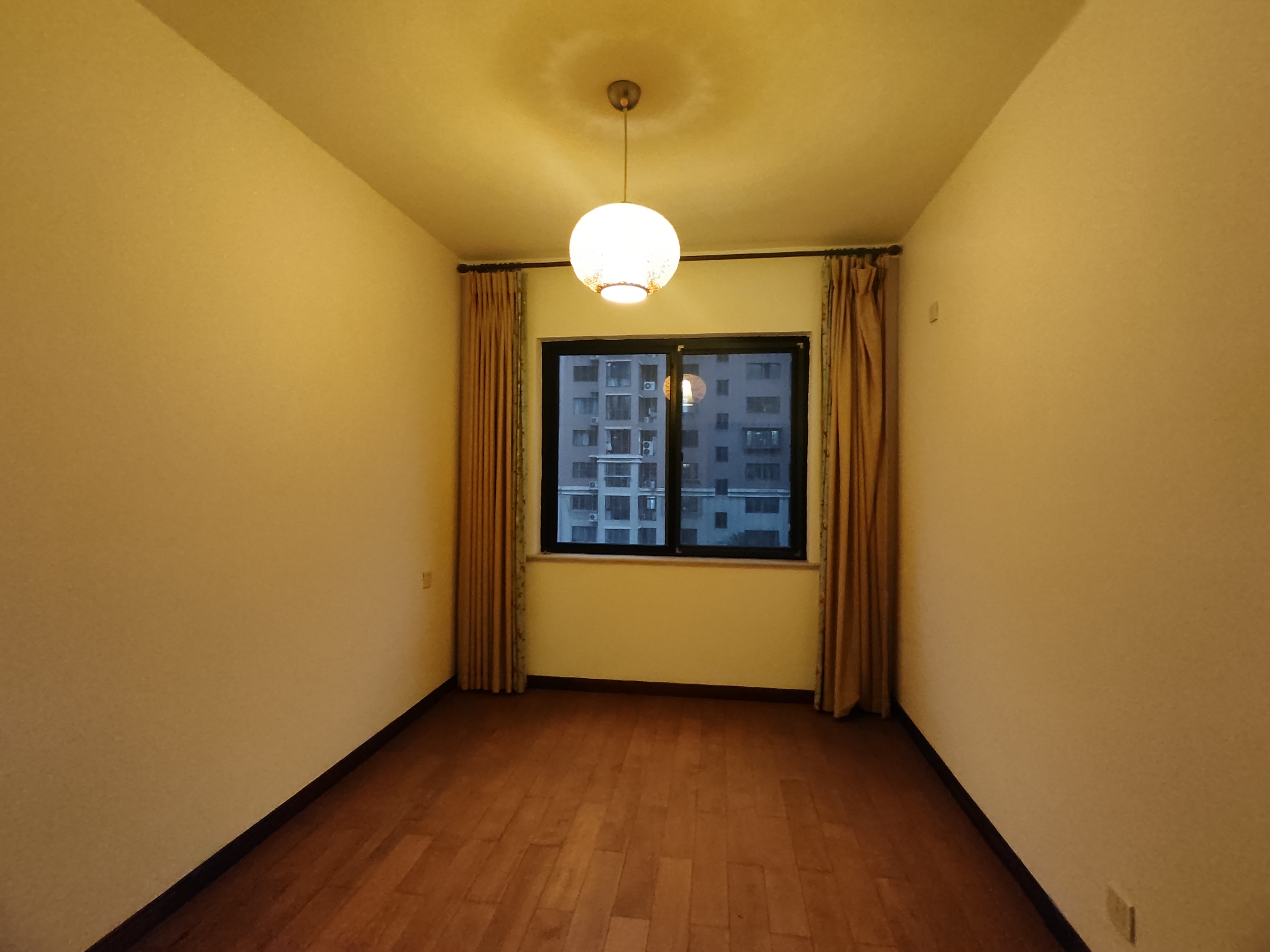 颐景园 4室2厅2卫 81.0万 颐景园 4室2厅2卫 81.0万室内图