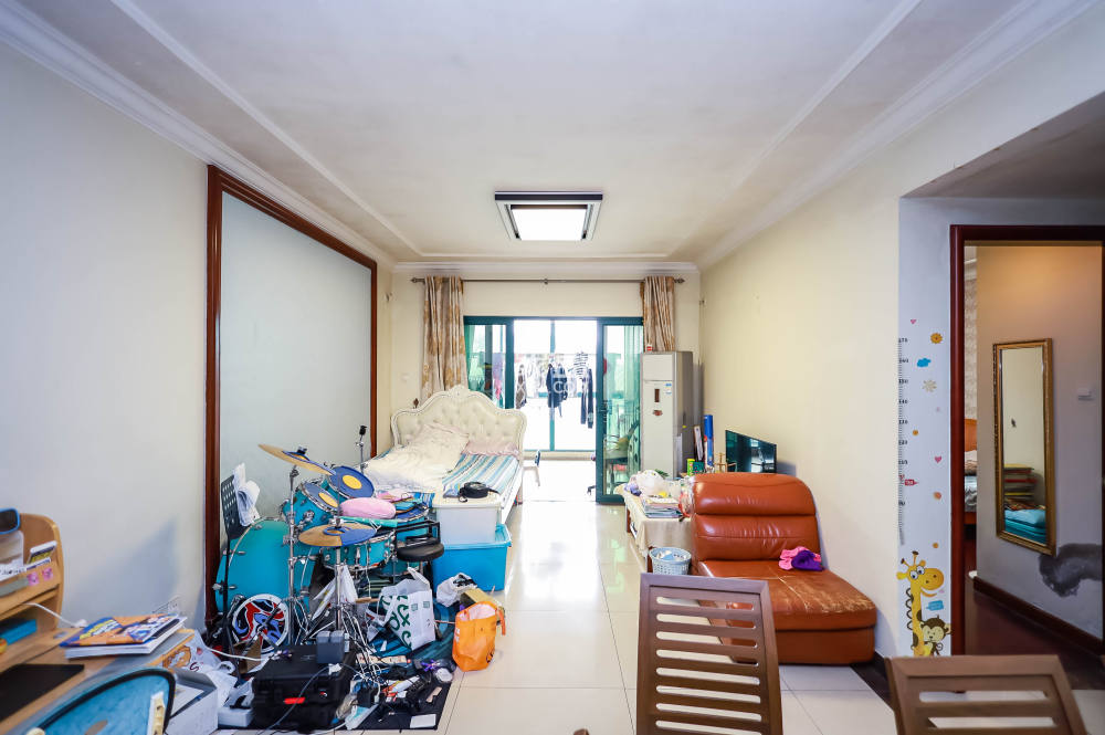 恒大华府  1室2厅1卫    105.0万