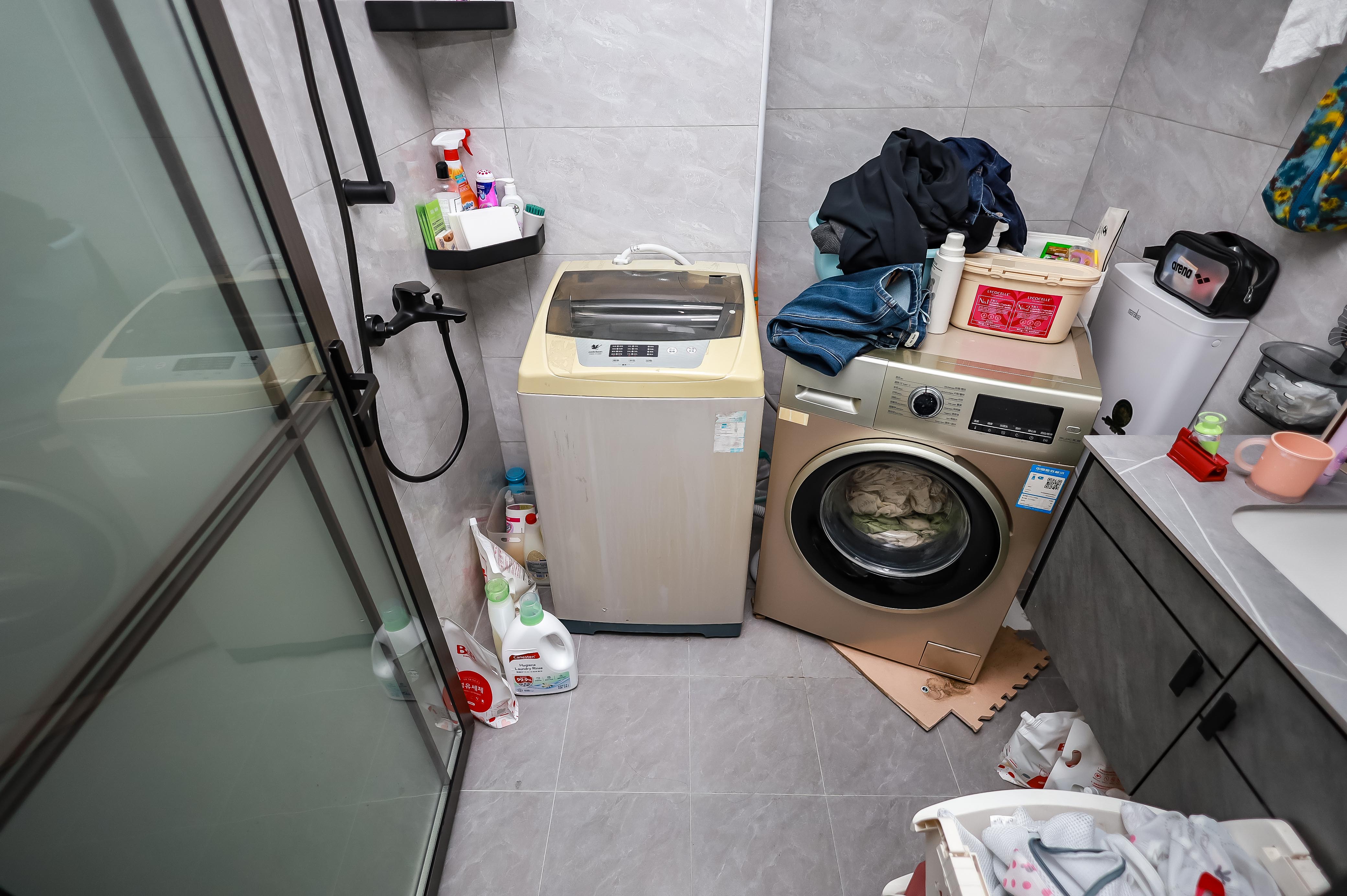 万象府台  4室2厅2卫   346.00万卫生间