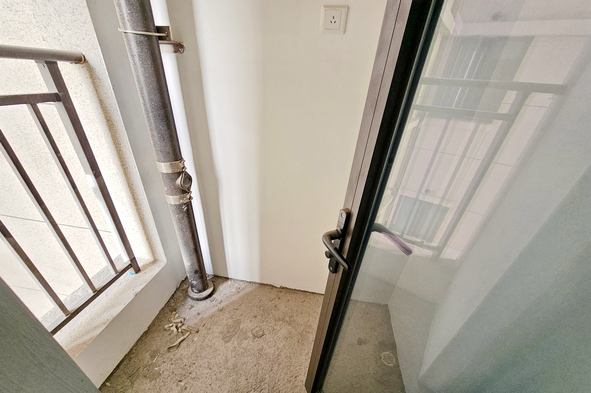 阳光城尚东湾悦江府  3室2厅2卫    90.0万 阳光城尚东湾悦江府  3室2厅2卫    90.0万阳台