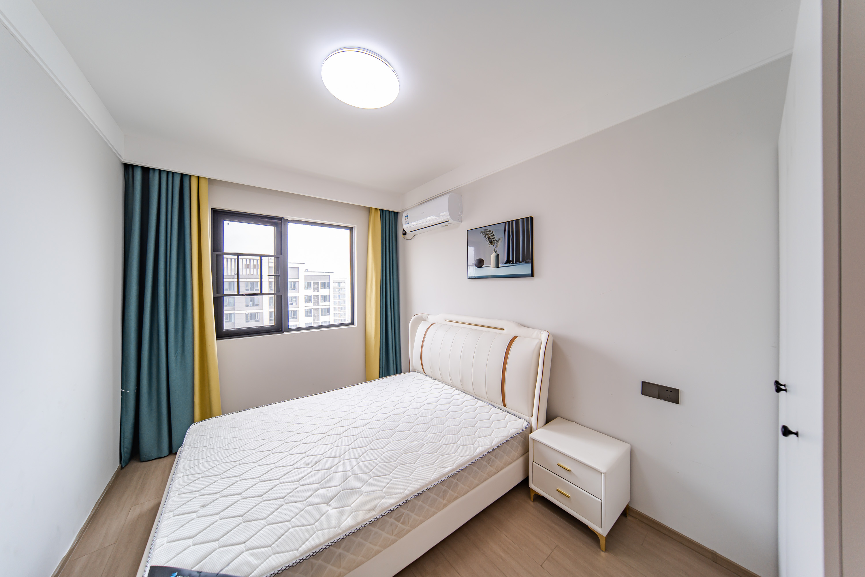 华润凯旋门一期 4室2厅2卫 145.8万 华润凯旋门一期 4室2厅2卫 145.8万卧室