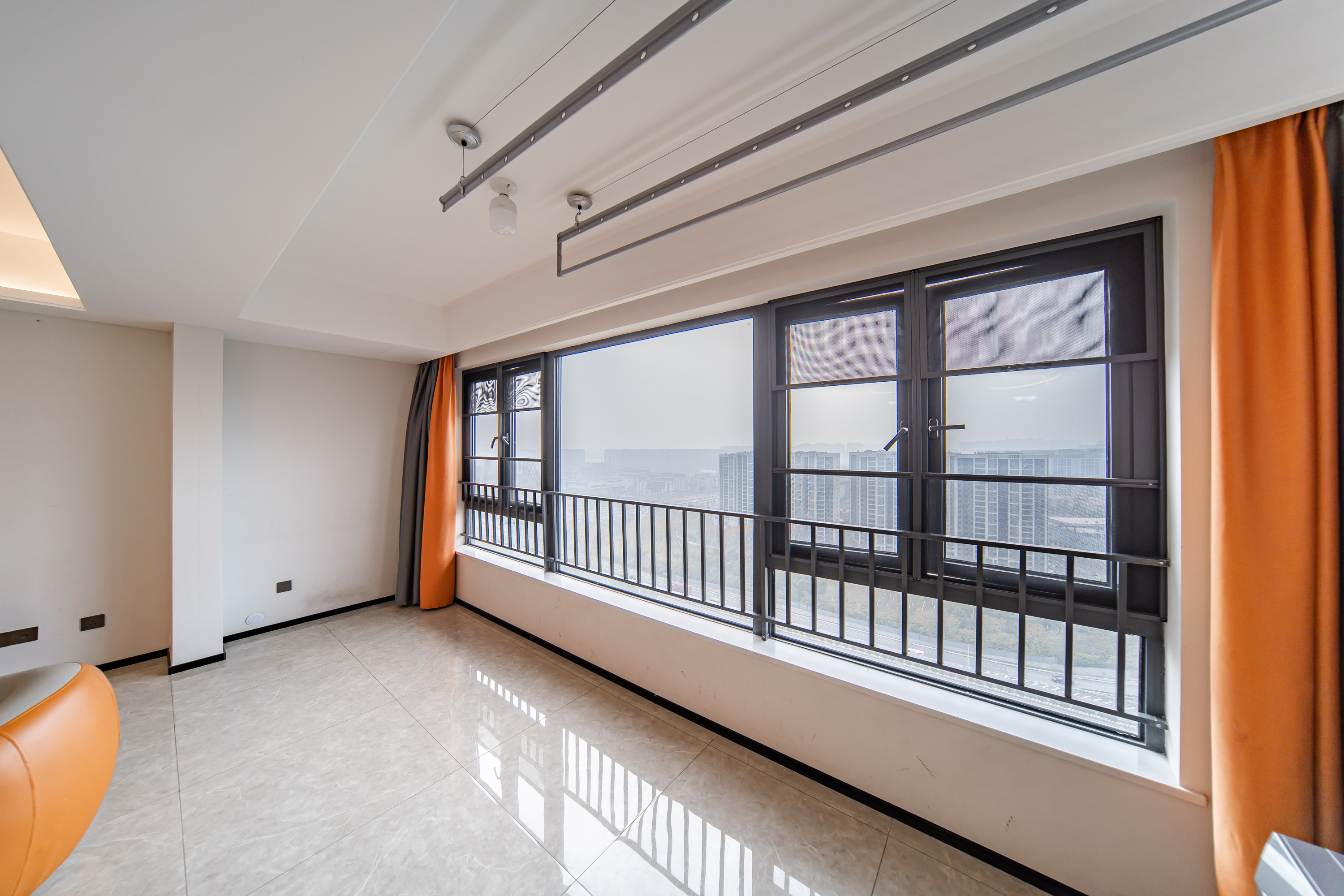 华润凯旋门一期 4室2厅2卫 145.8万 华润凯旋门一期 4室2厅2卫 145.8万阳台