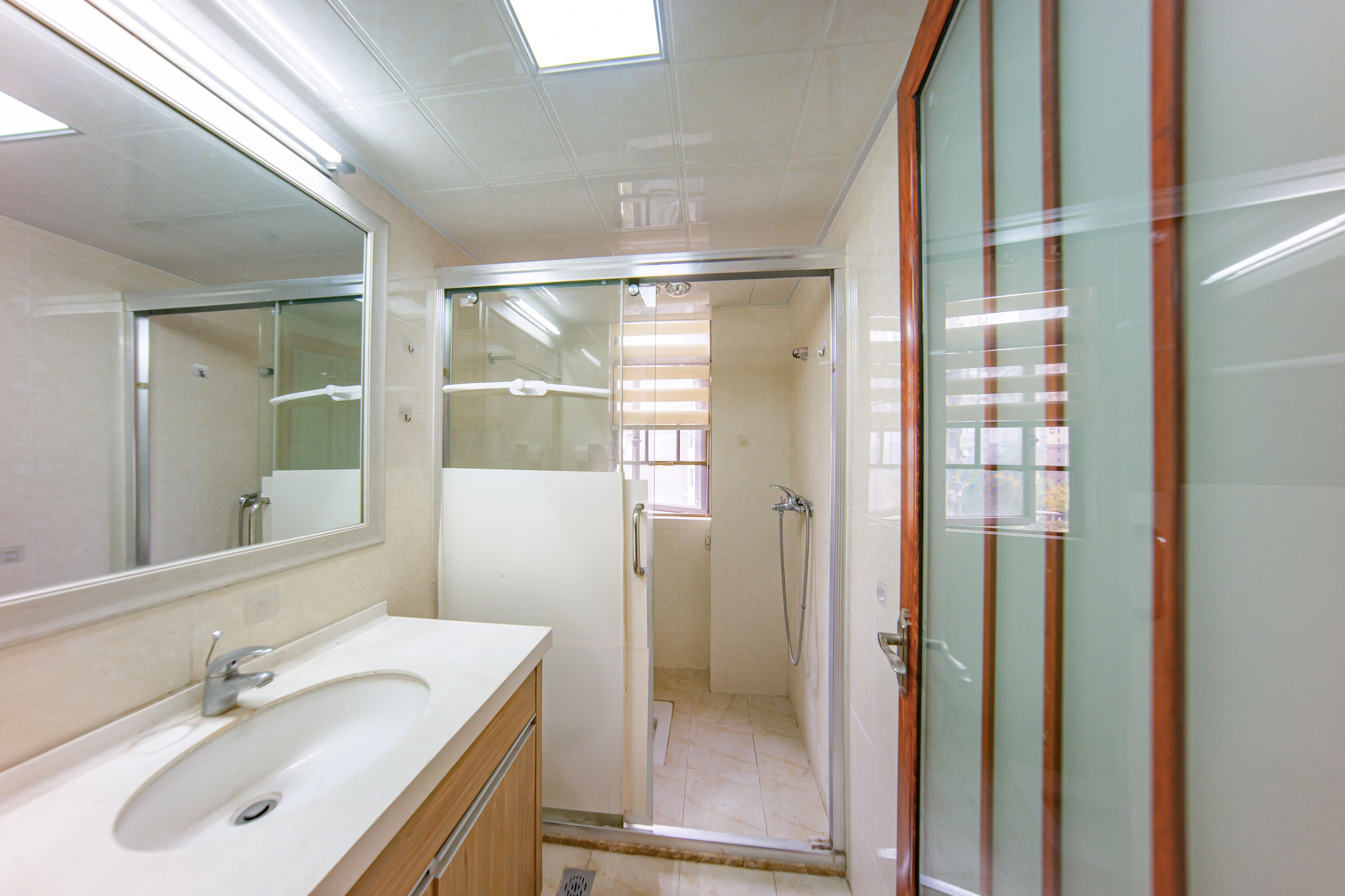 江山帝景哈佛 2室2厅1卫 72.0万 江山帝景哈佛 2室2厅1卫 72.0万卫生间