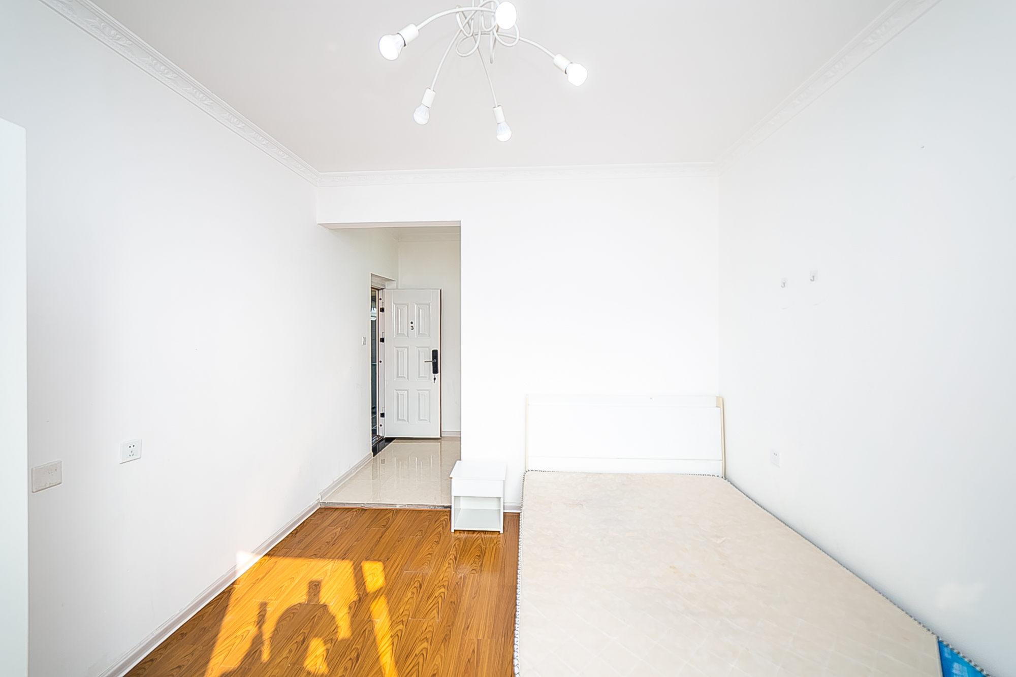 荣盛花语书苑  3室2厅2卫    97.0万 荣盛花语书苑  3室2厅2卫    97.0万卧室