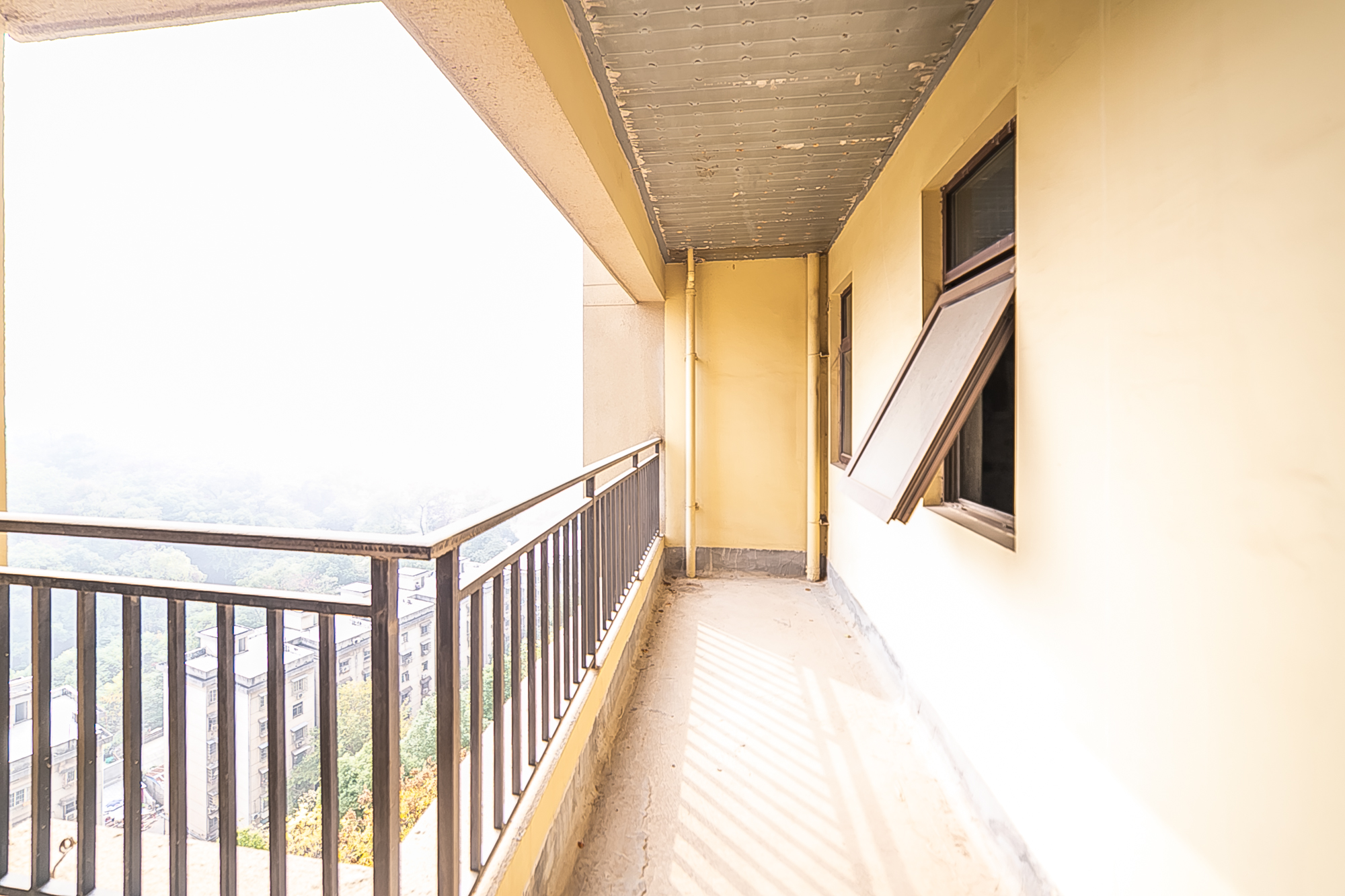 中建江山壹号  1室0厅0卫   880.00万阳台