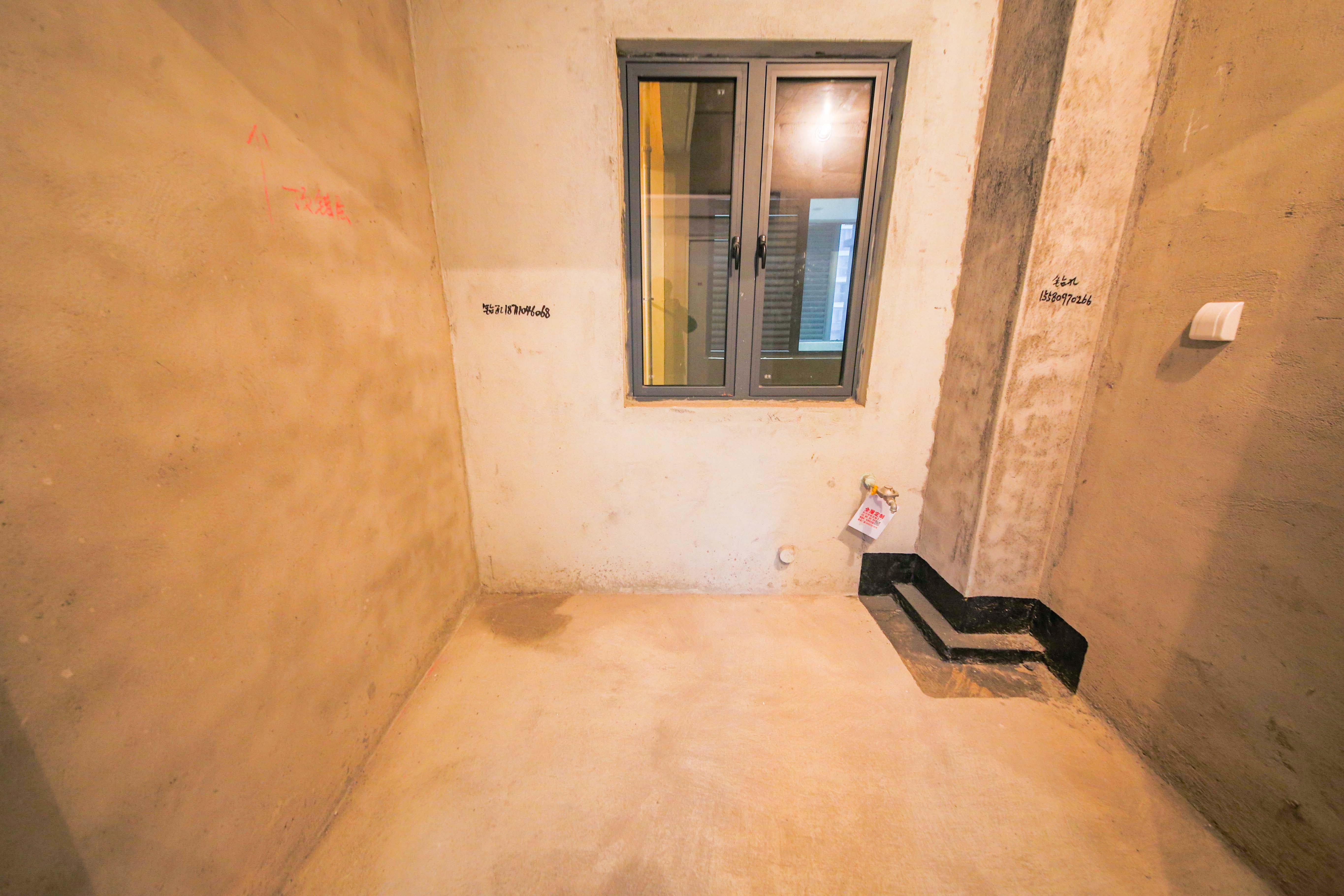 中建钰和城  4室2厅2卫   227.50万厨房