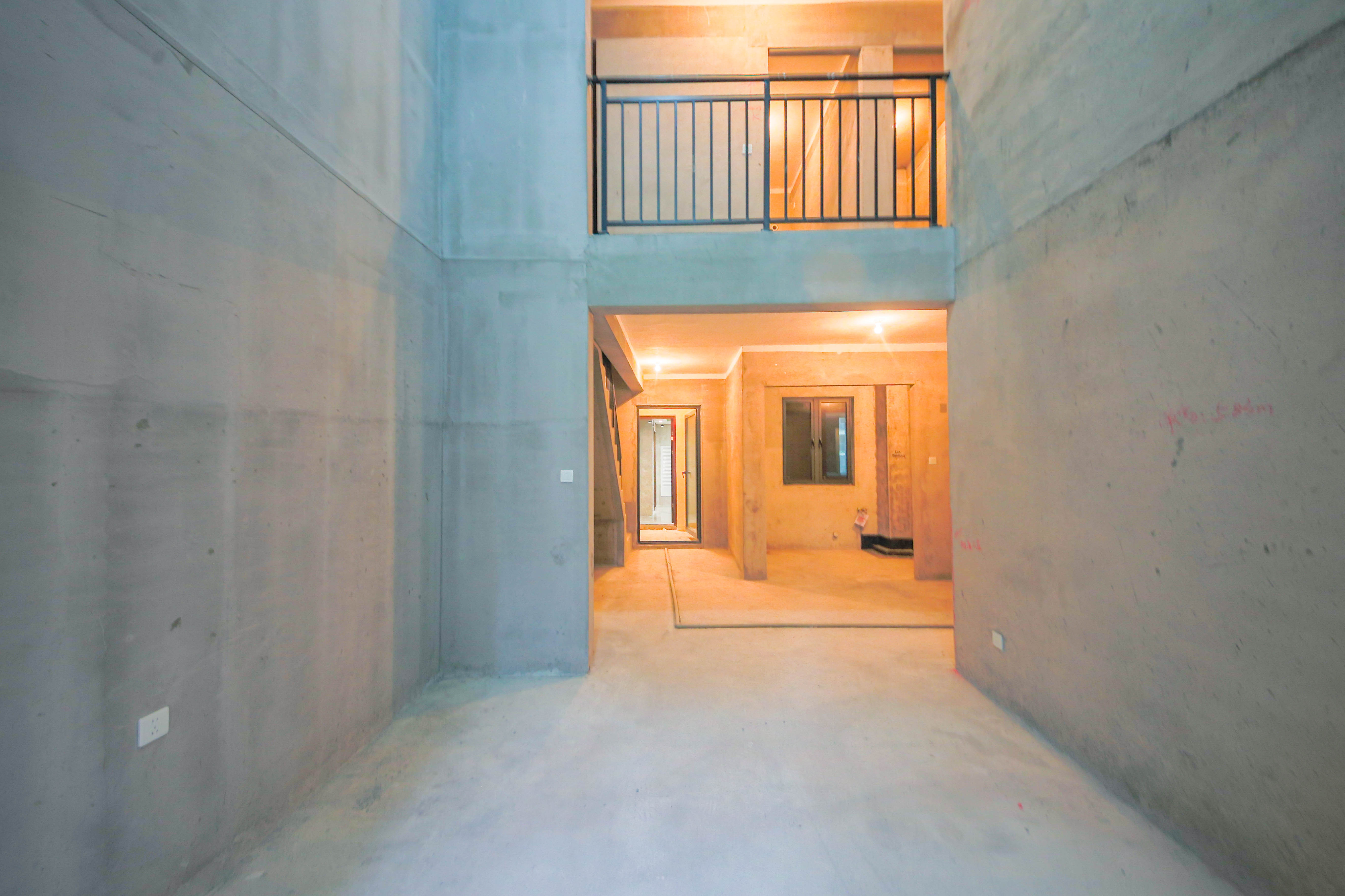中建钰和城  4室2厅2卫   227.50万客厅