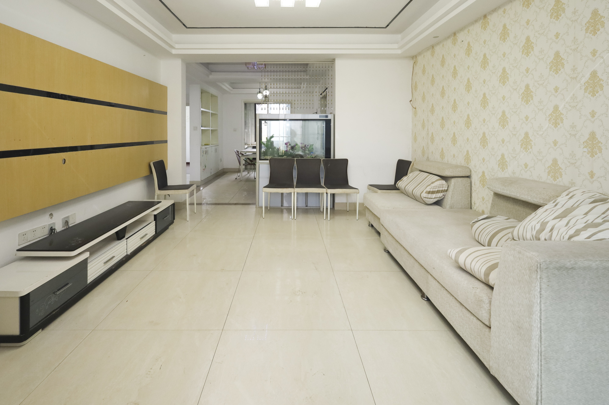 水映加州 3室2厅2卫 158.0万 水映加州 3室2厅2卫 158.0万客厅