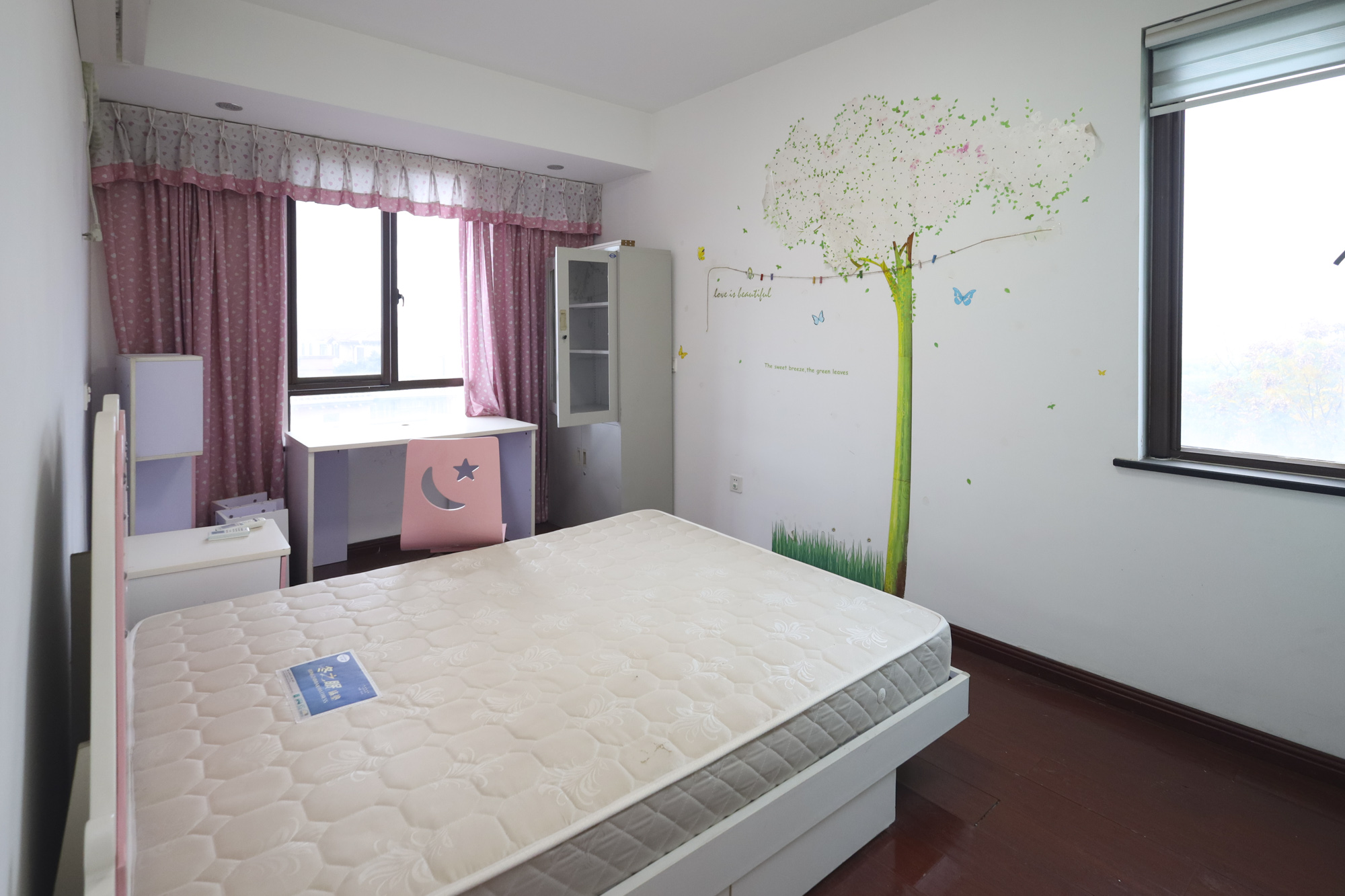 水映加州 3室2厅2卫 158.0万 水映加州 3室2厅2卫 158.0万卧室