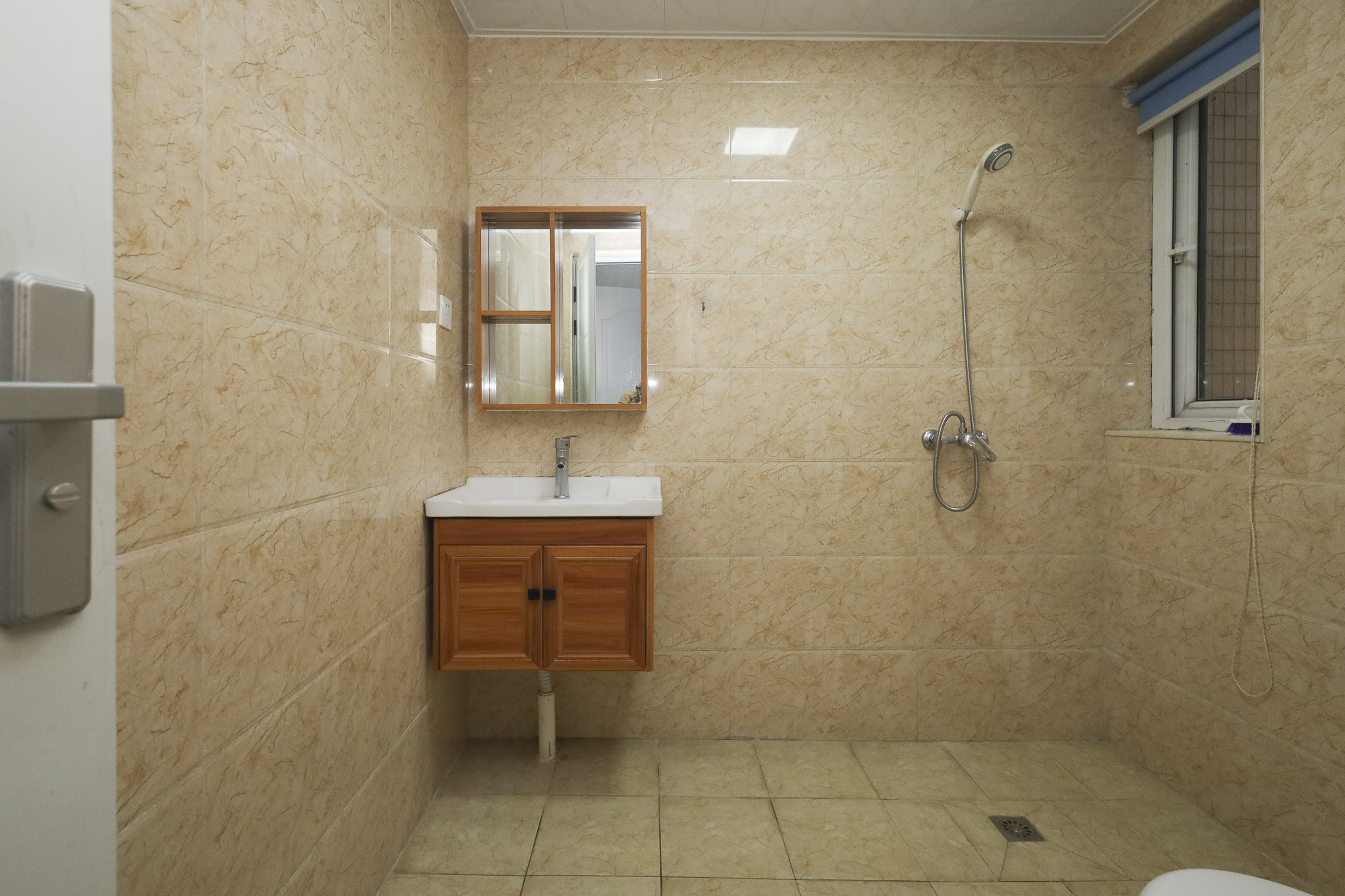 福晟钱隆国际(晟冉景苑) 4室2厅2卫 99.8万 福晟钱隆国际(晟冉景苑) 4室2厅2卫 99.8万卫生间