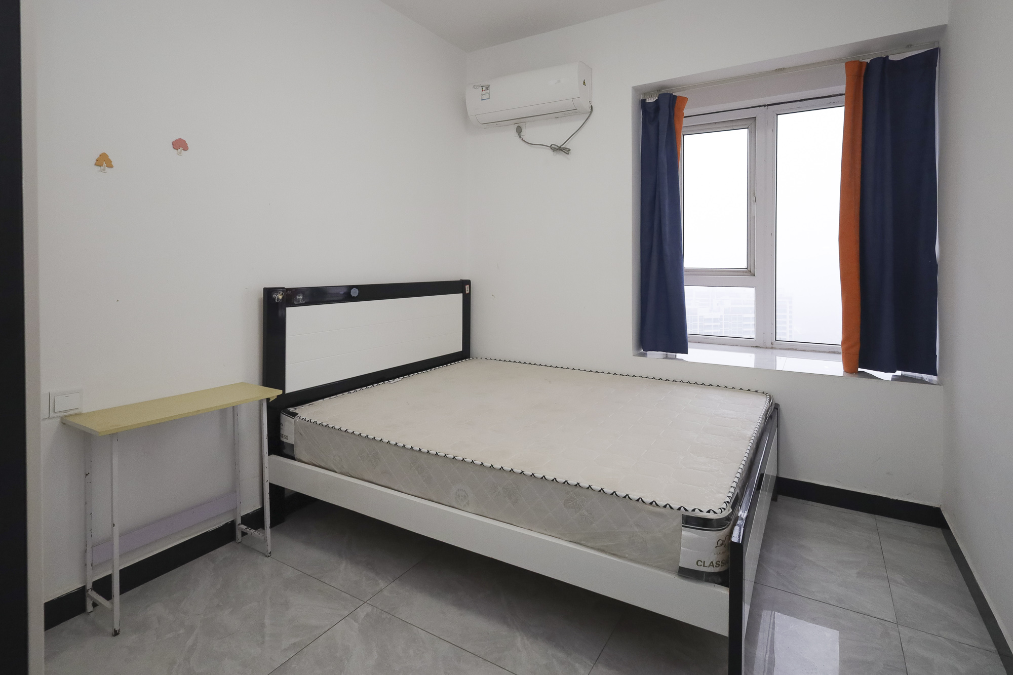 福晟钱隆国际(晟冉景苑) 4室2厅2卫 99.8万 福晟钱隆国际(晟冉景苑) 4室2厅2卫 99.8万卧室