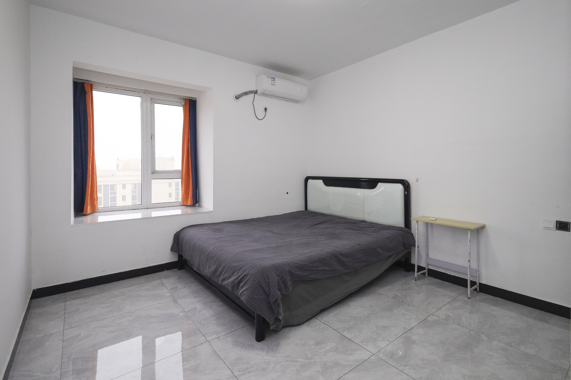 福晟钱隆国际(晟冉景苑) 4室2厅2卫 99.8万 福晟钱隆国际(晟冉景苑) 4室2厅2卫 99.8万卧室