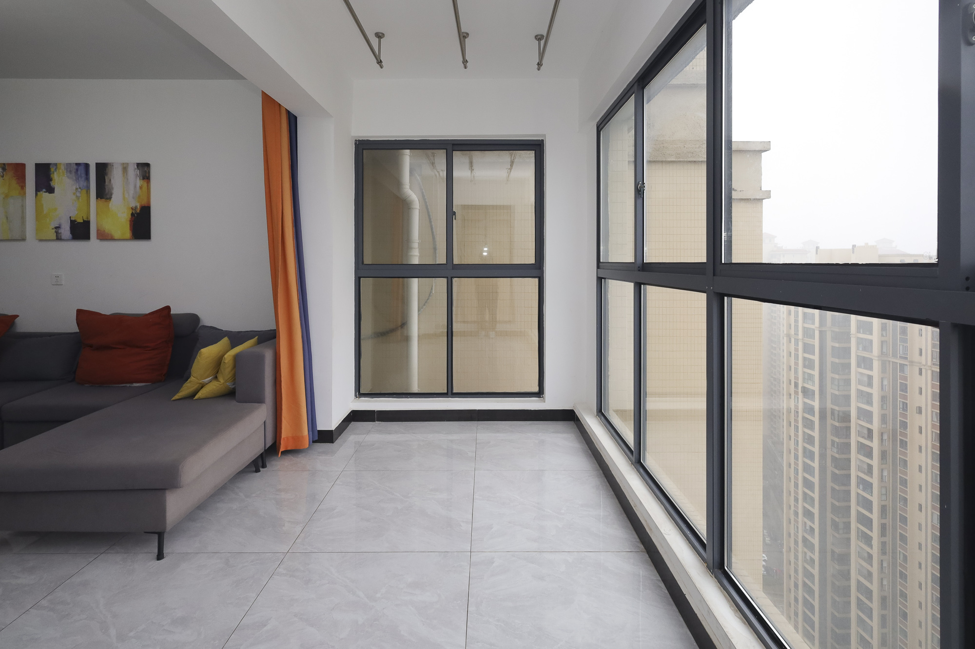 福晟钱隆国际(晟冉景苑) 4室2厅2卫 99.8万 福晟钱隆国际(晟冉景苑) 4室2厅2卫 99.8万阳台