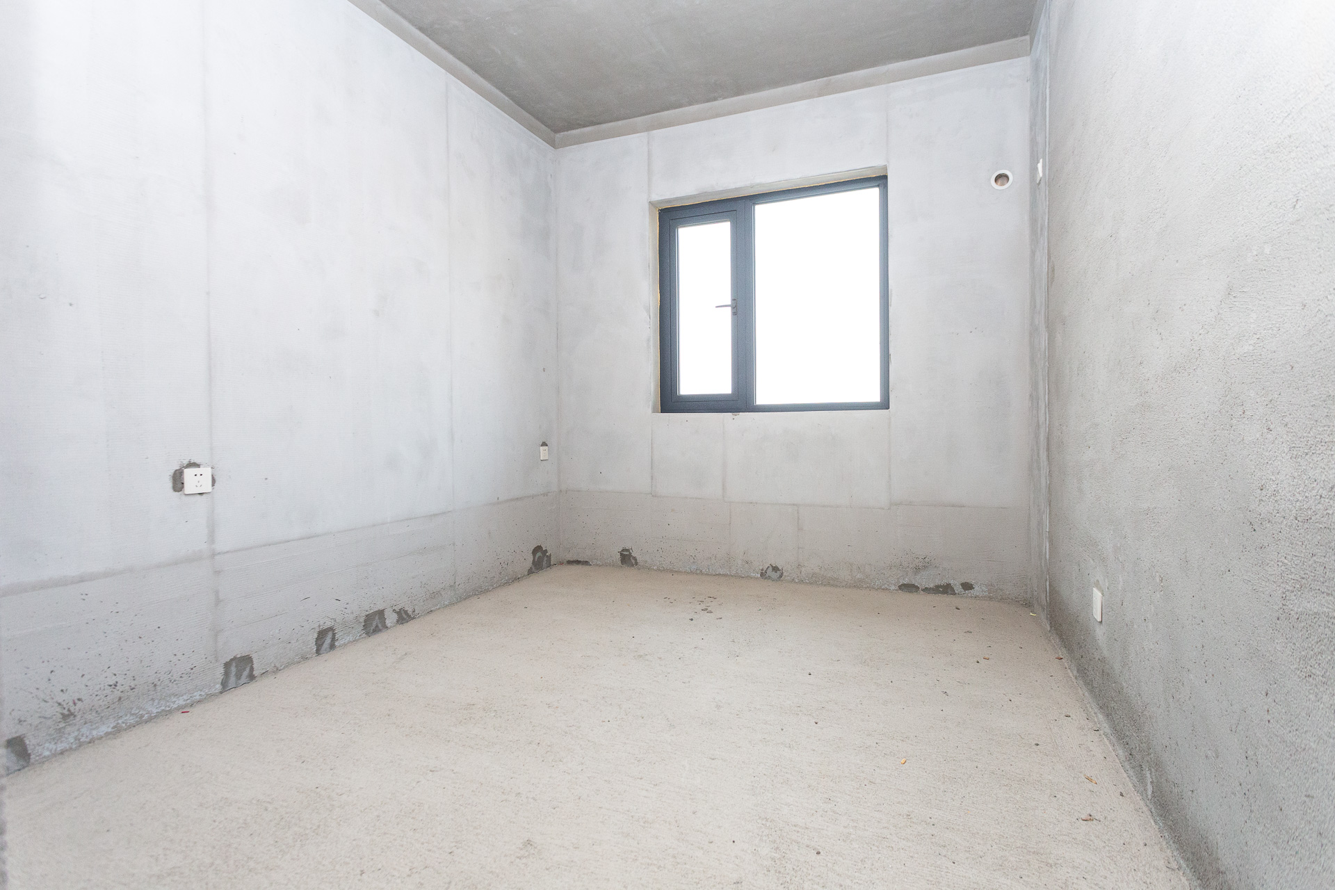 港湘铂玥(天园地芳国际珠宝城) 4室2厅2卫 69.6万 港湘铂玥(天园地芳国际珠宝城) 4室2厅2卫 69.6万卧室